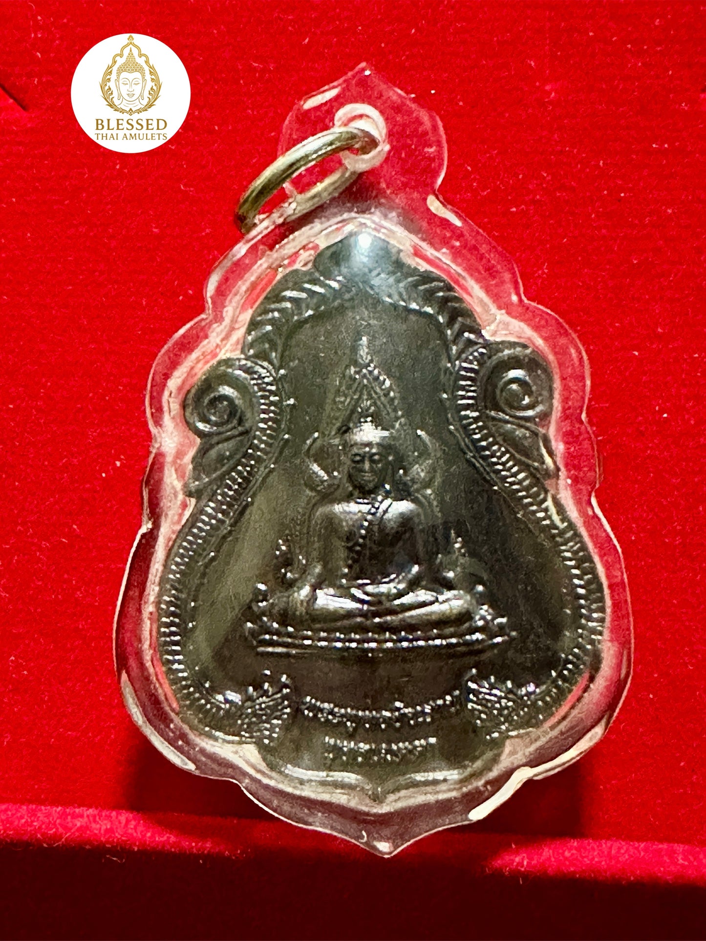 Sacred Buddha of Wat Tha Charoen