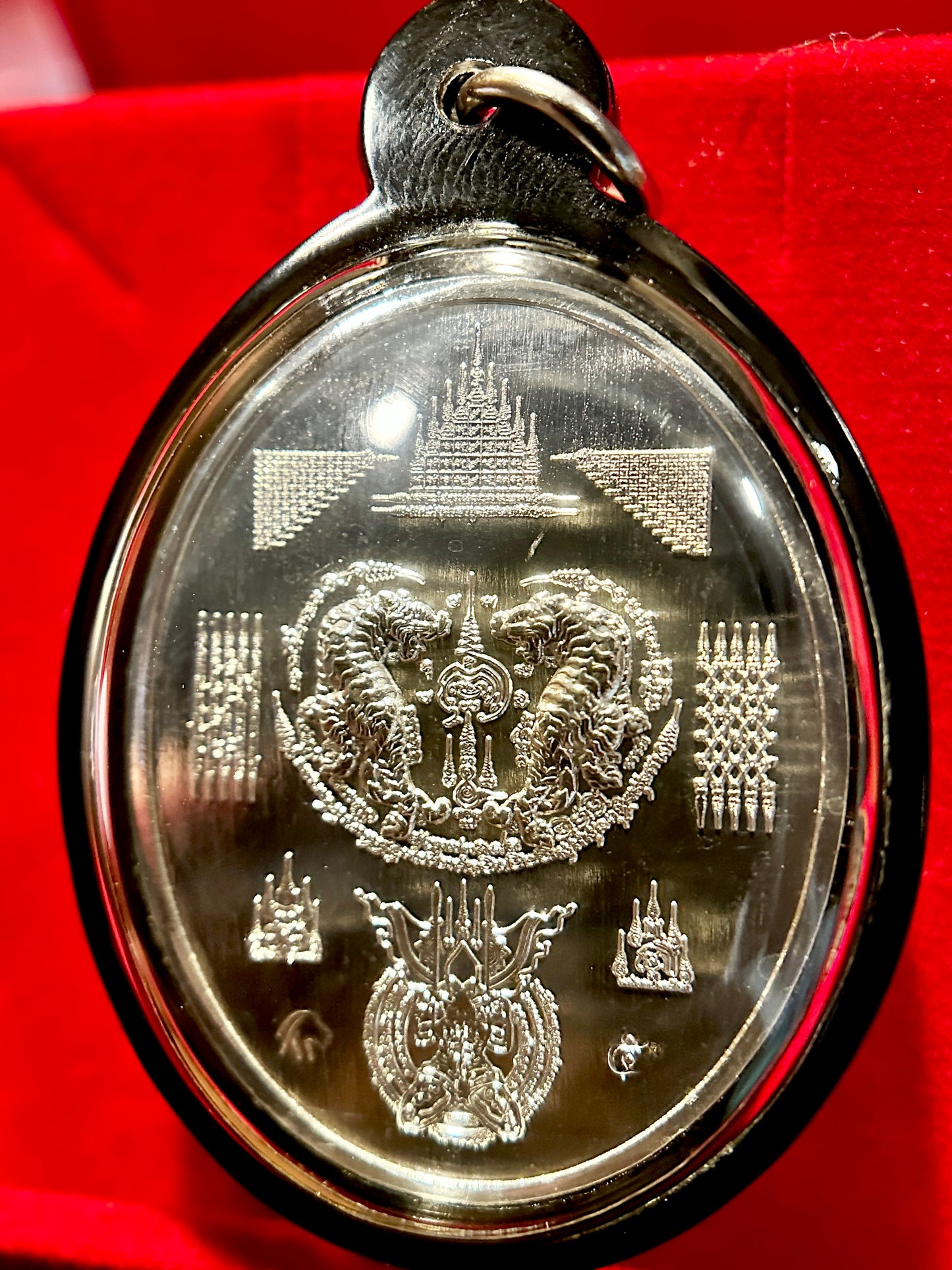 Nai Khanom Tom Signature Amulet (Silver Edition – Black Case)