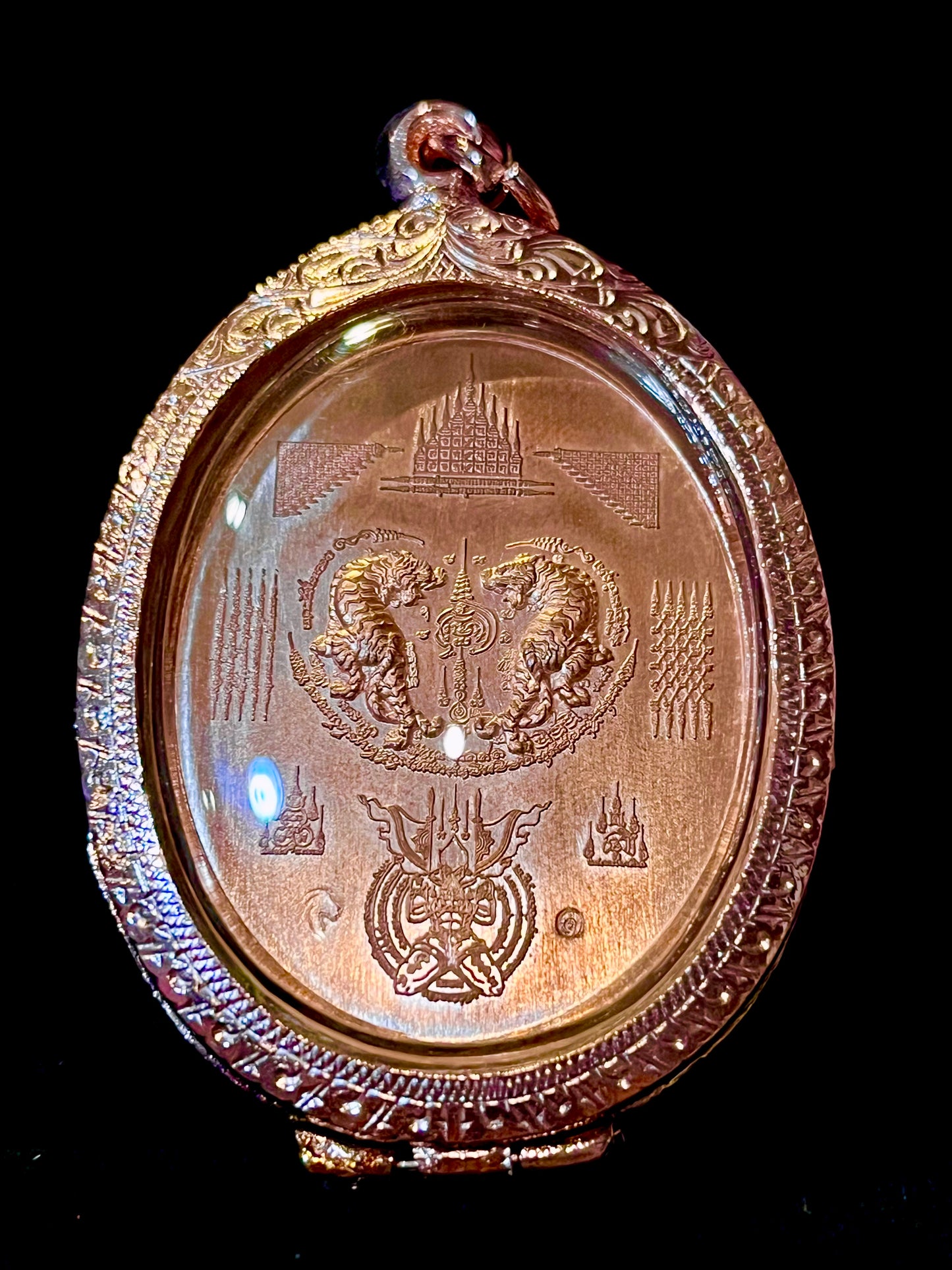 Nai Khanom Tom Signature Amulet (BRONZE) – Rose Gold Case