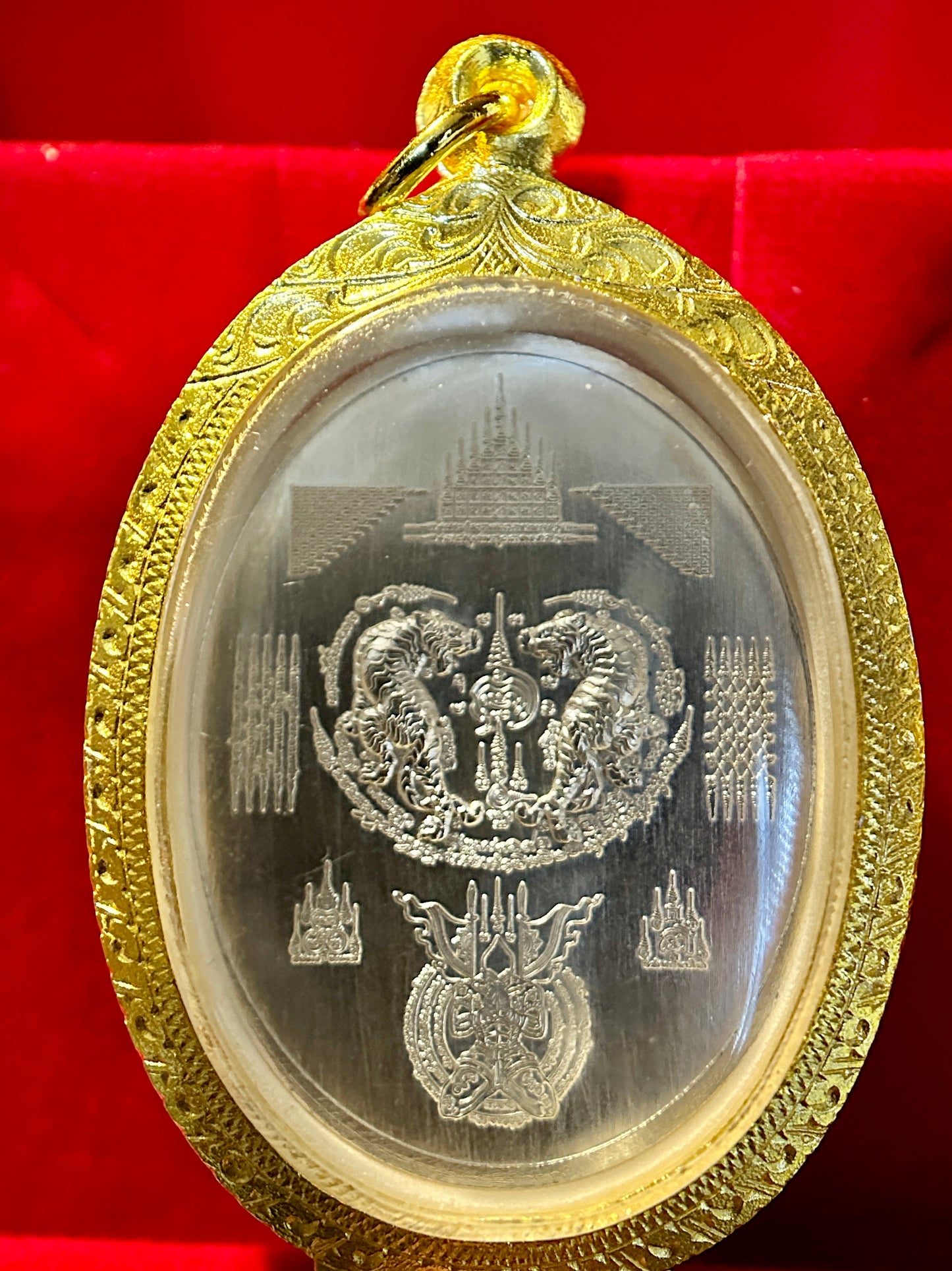 Nai Khanom Tom Signature Amulet (SILVER) – Gold Case