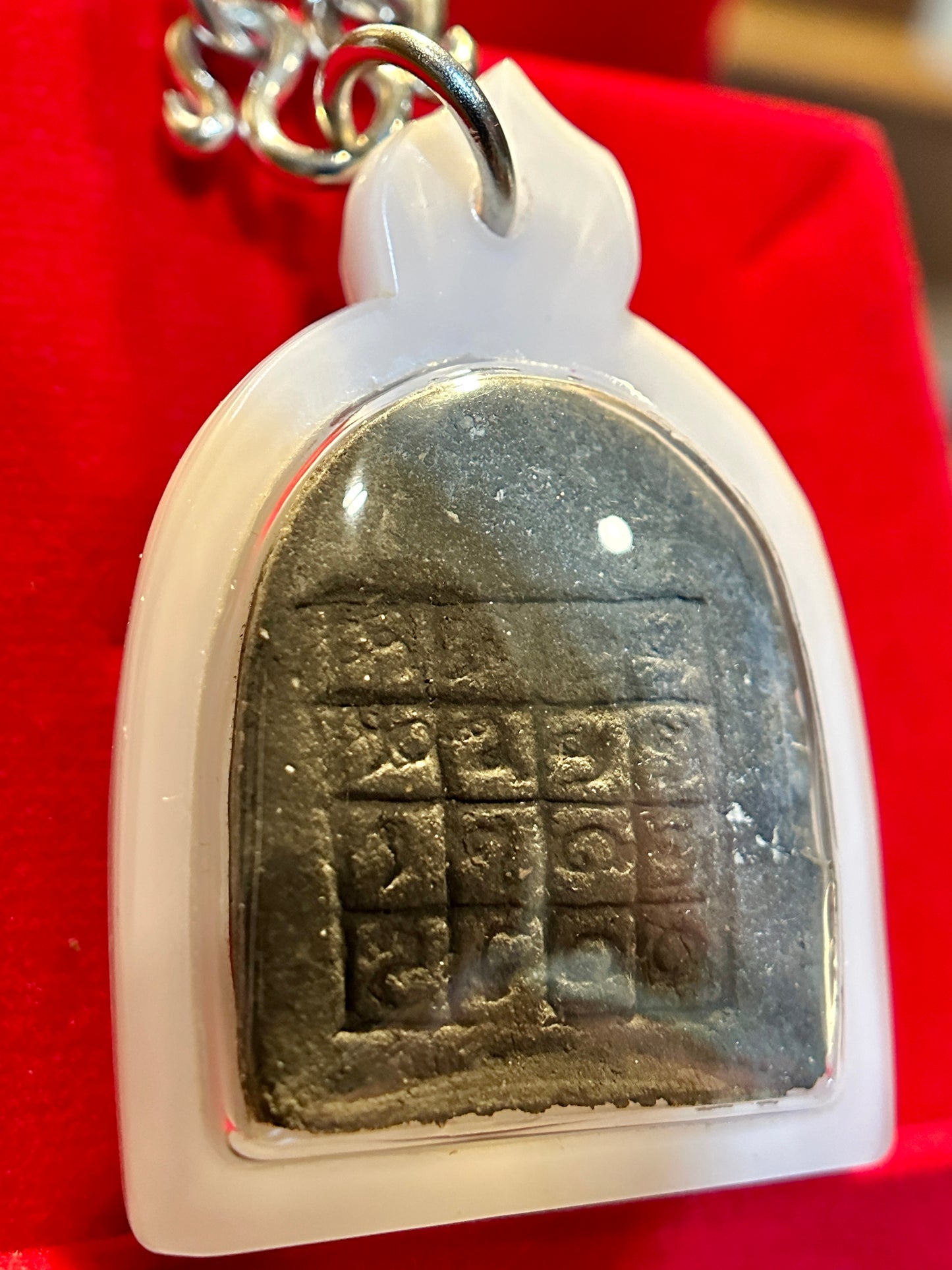 Phaya Khao Kham Aura of Charm Amulet