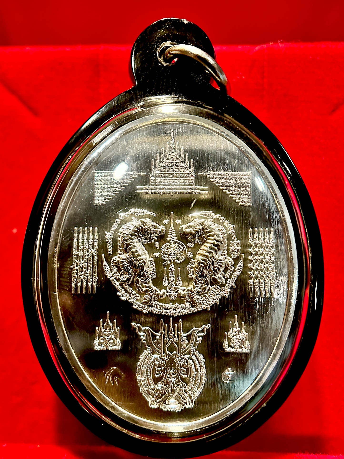 Nai Khanom Tom Signature Amulet (Silver Edition – Black Case)