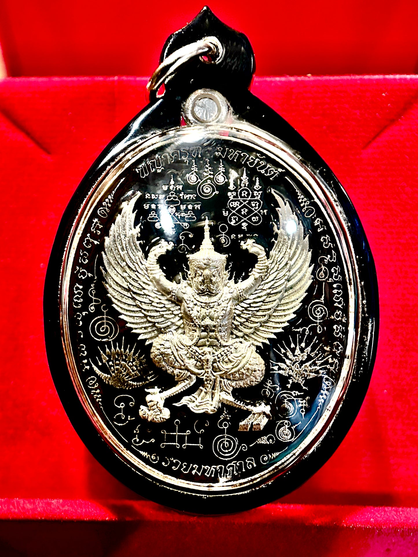 Garuda & Tao Wessuwan (Black/Silver)