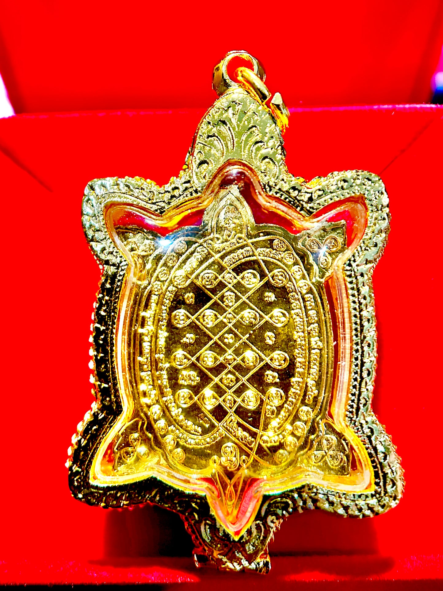Turtle-Shaped Tao Wessuwan (Red/Gold)