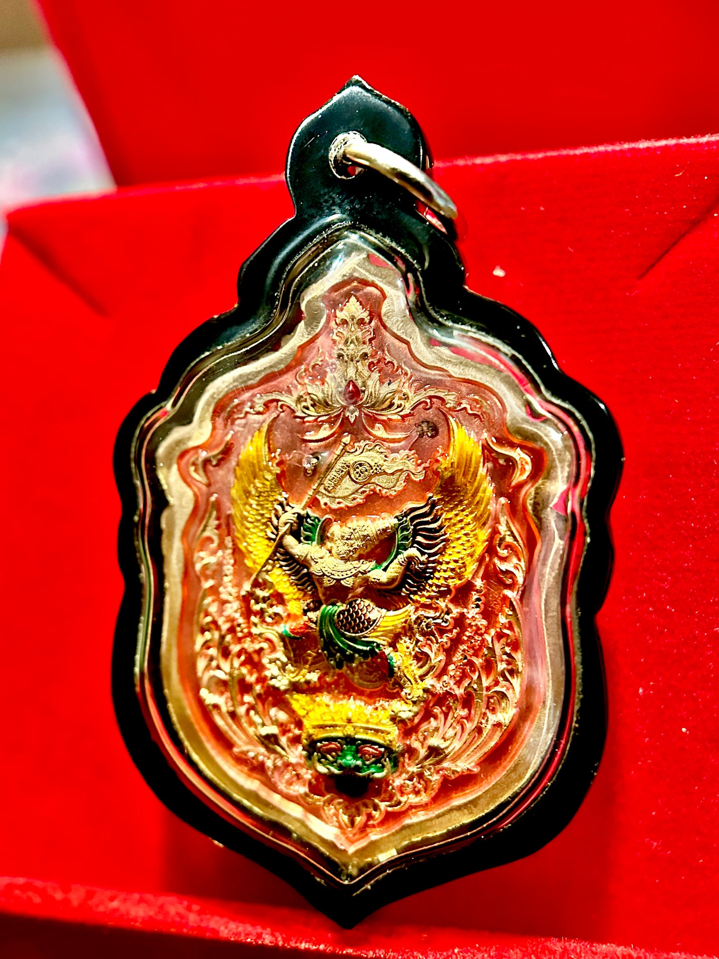 Tao Wessuwan & Garuda (Pink Radiance)