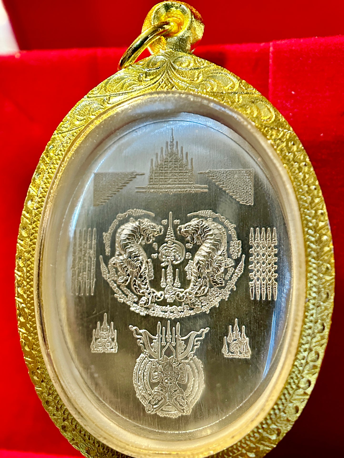 Nai Khanom Tom Signature Amulet (SILVER) – Gold Case
