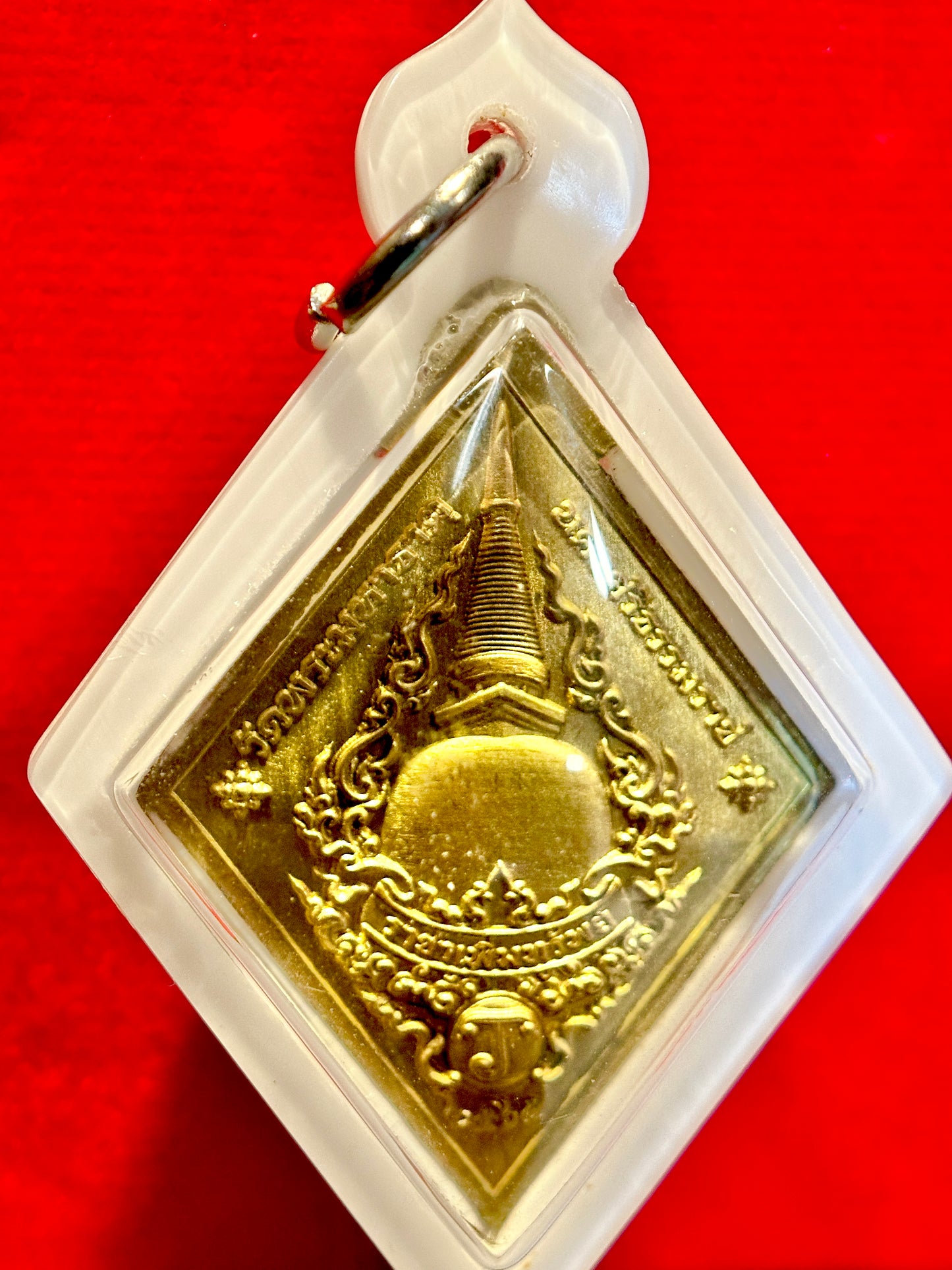 Golden Diamond Tao Wessuwan (White Edition)