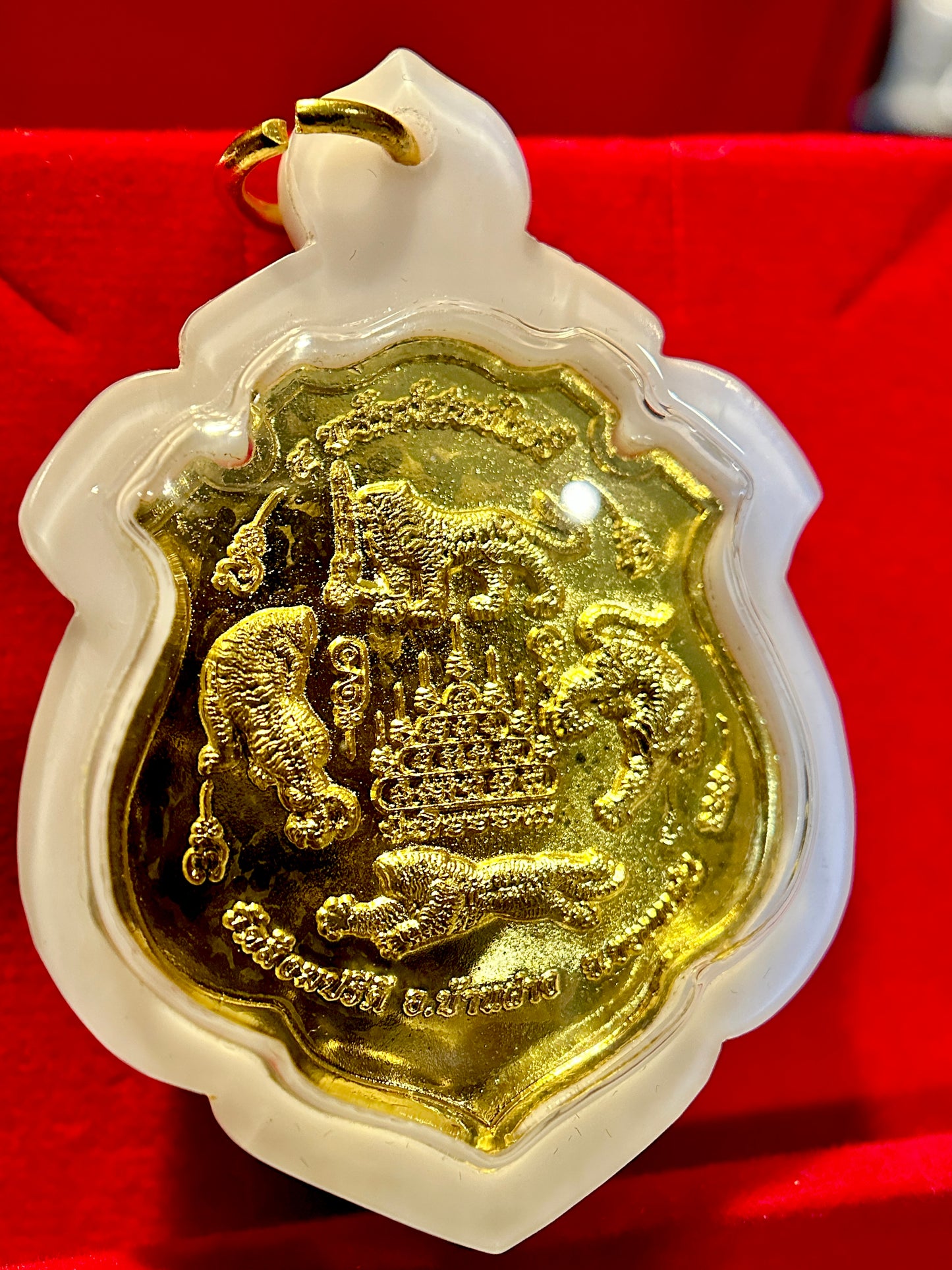 Headless Tiger Shield (Red) White Case