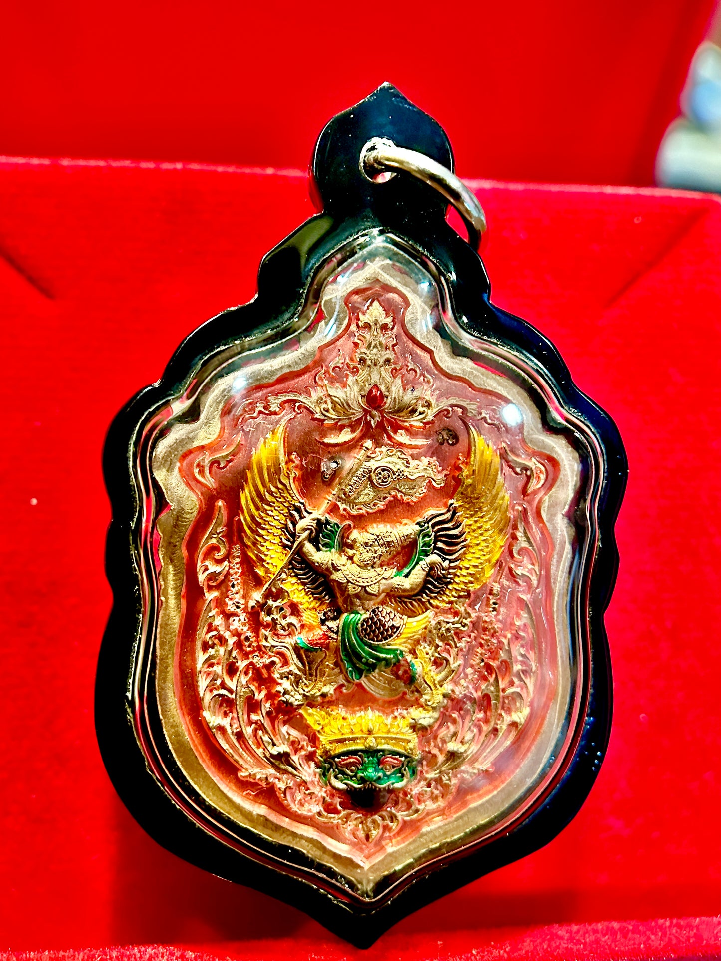 Tao Wessuwan & Garuda (Pink Radiance)