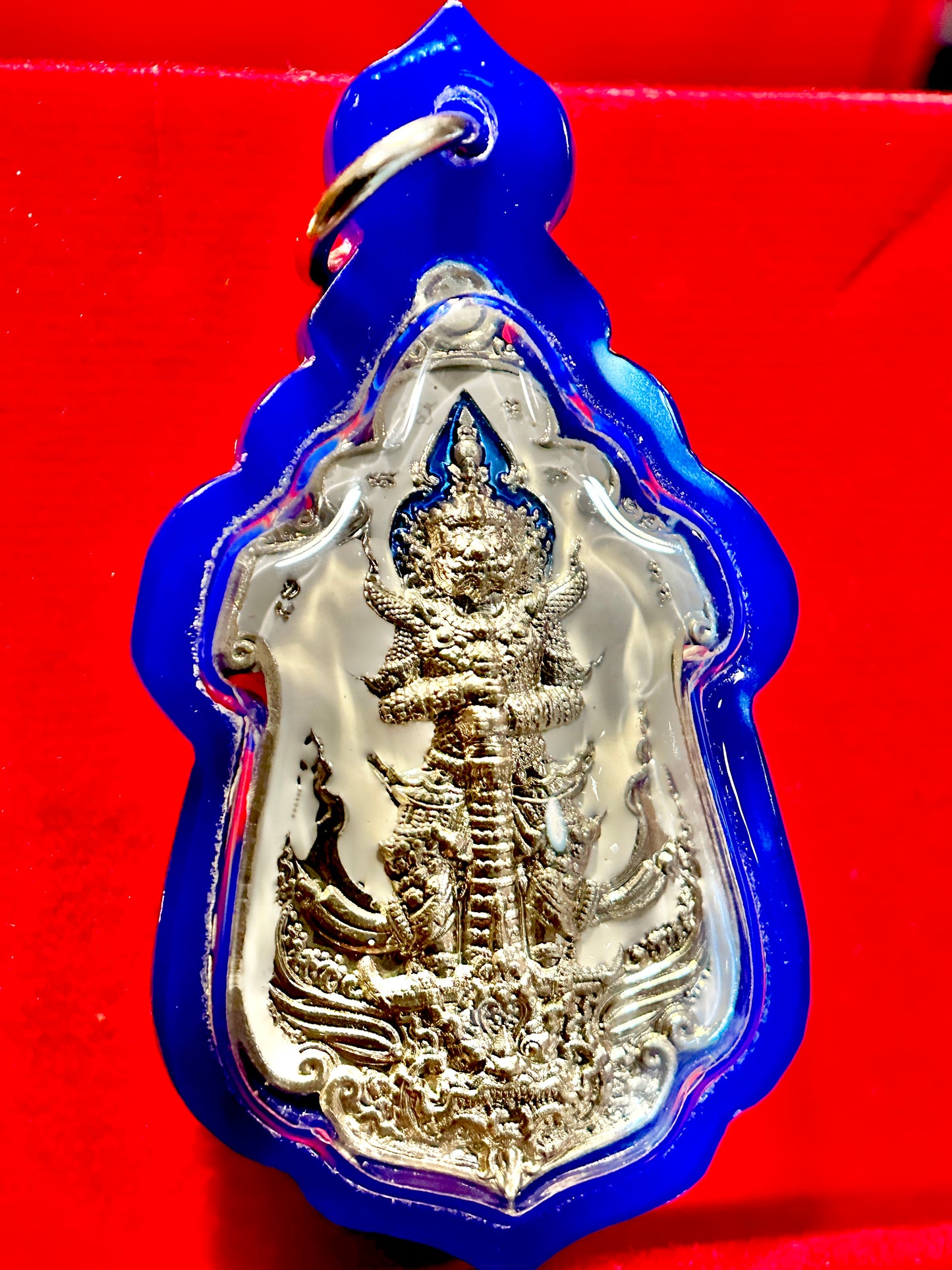 Tao Wessuwan Silver Shield (Blue Trim Edition)