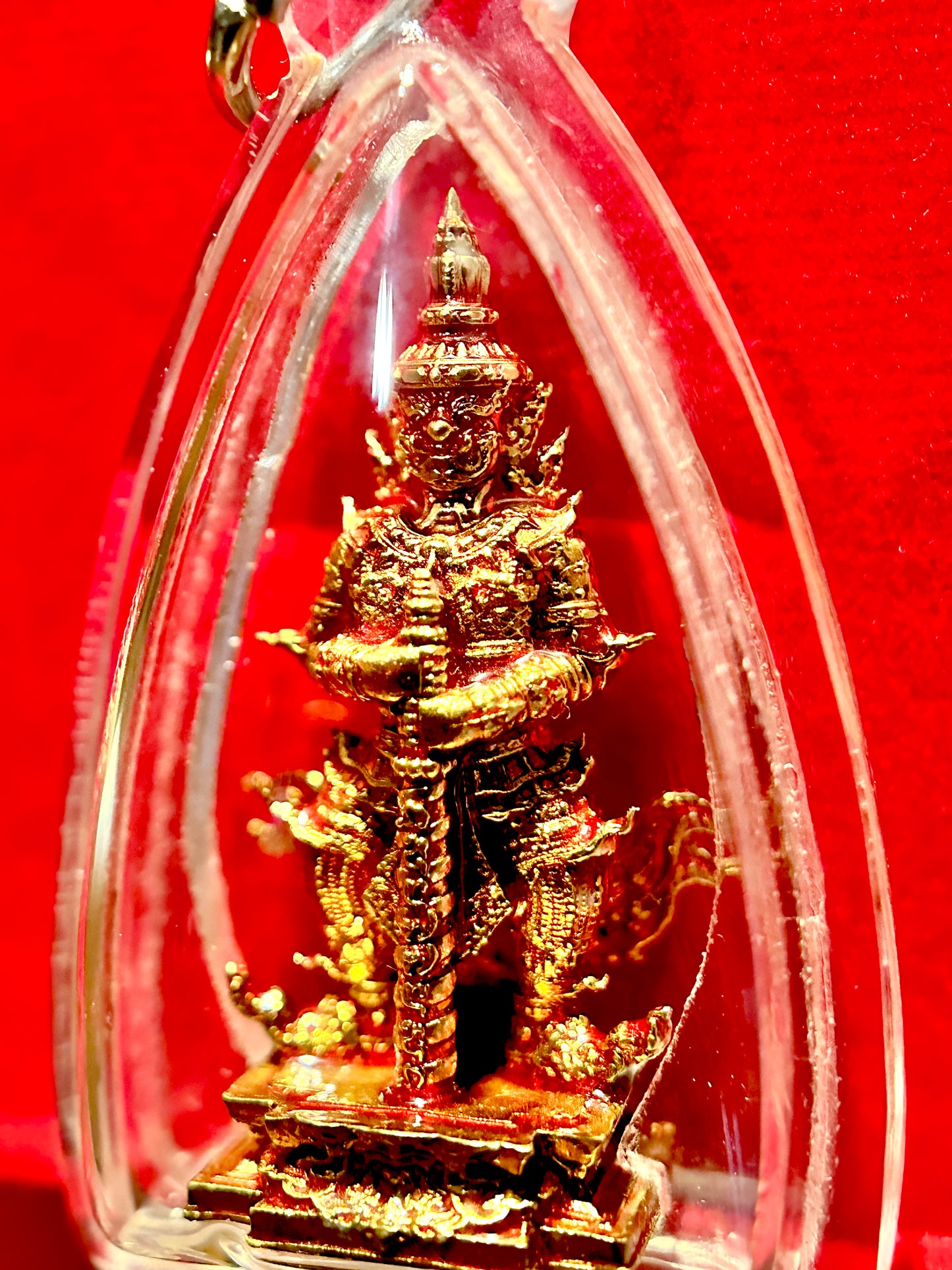 Golden Tao Wessuwan – Red Accented Guardian