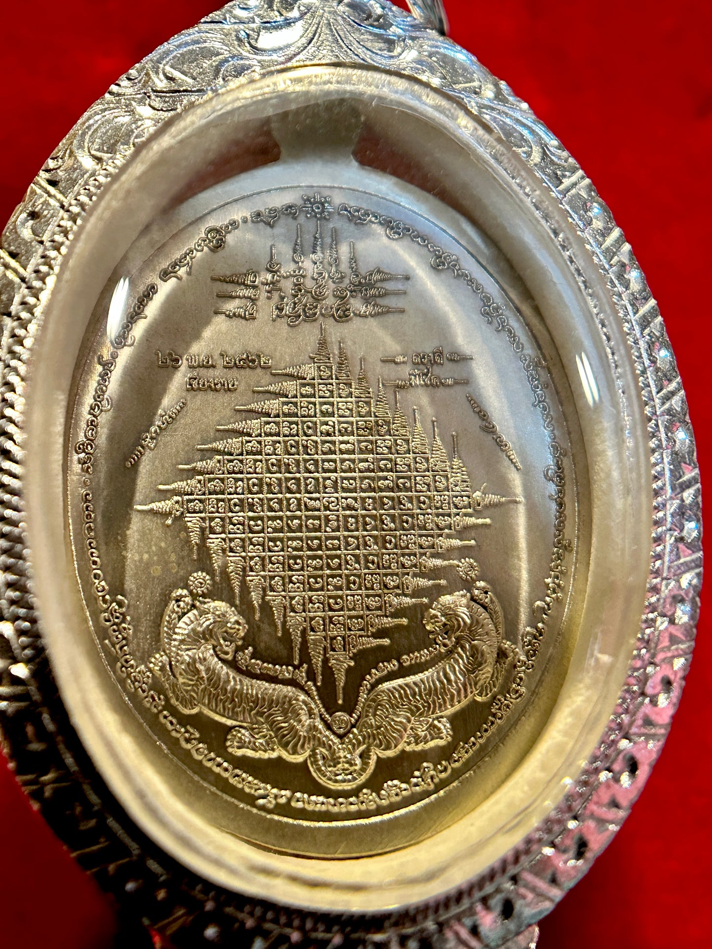 Lersi Tiger Head & Yantra Grid (Antique Silver - Silver Case)