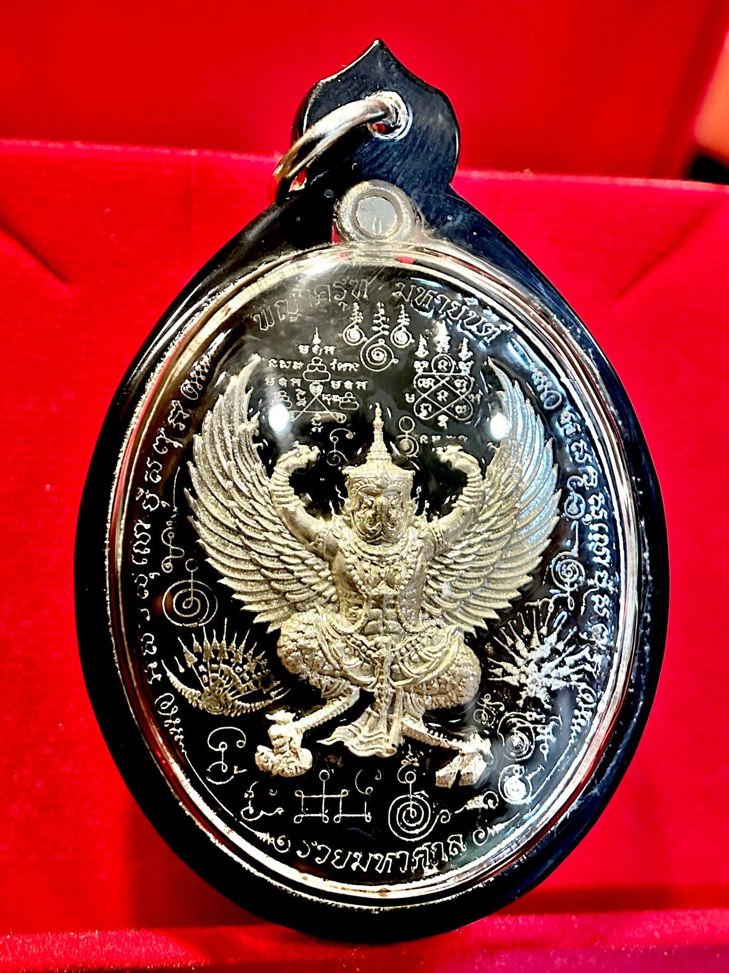Garuda & Tao Wessuwan (Black/Silver)