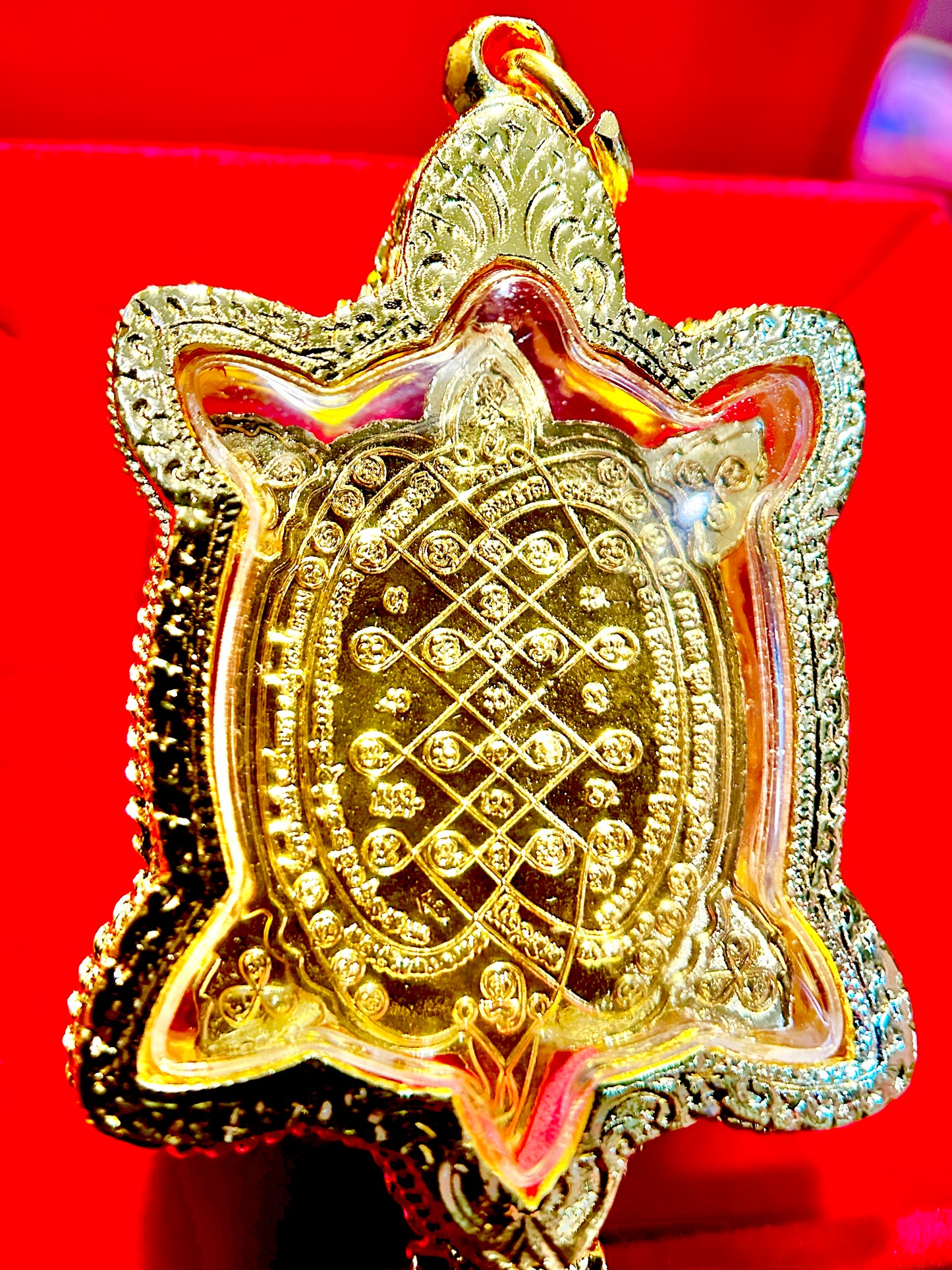 Turtle-Shaped Tao Wessuwan (Red/Gold)