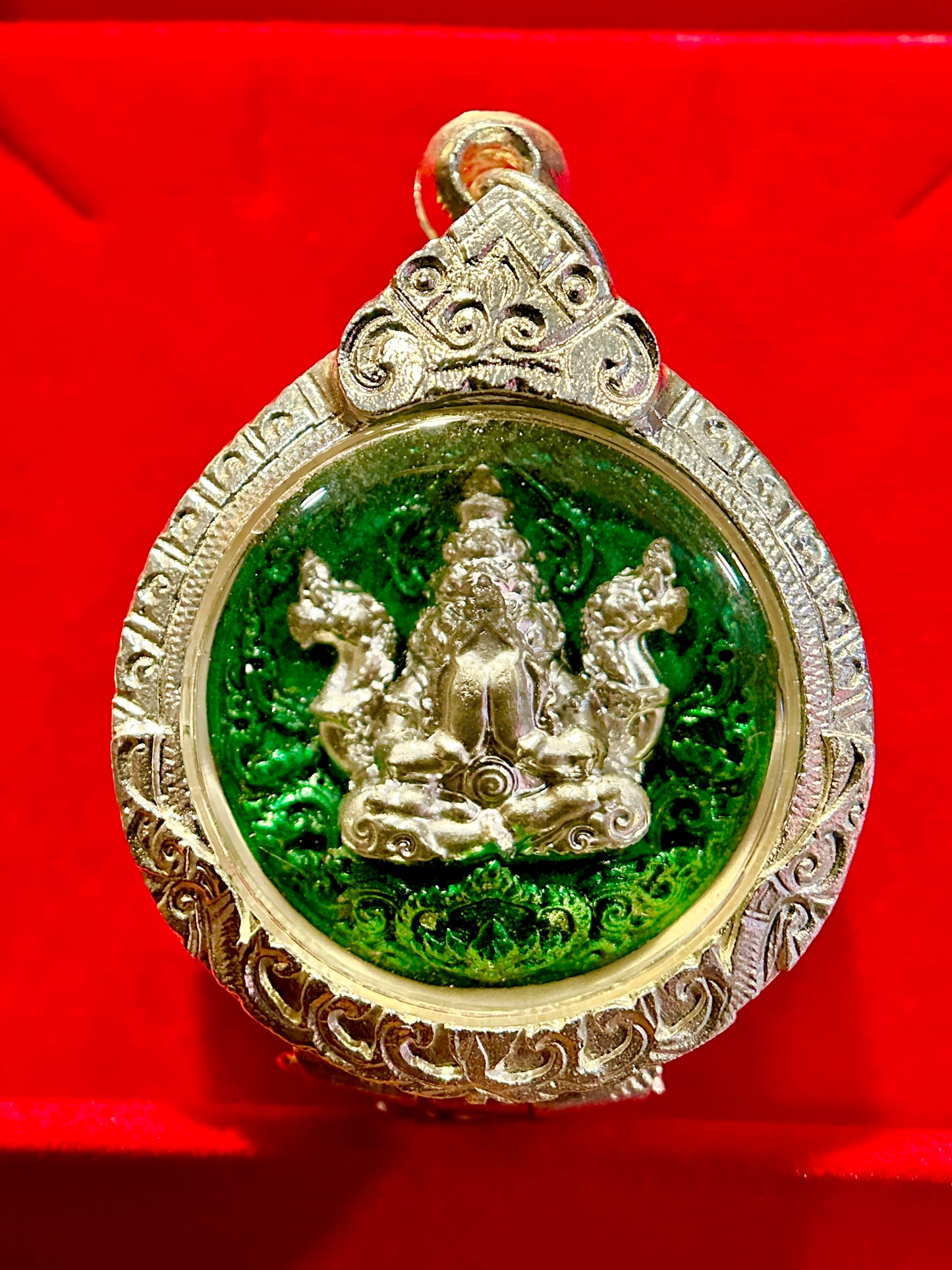 Emerald Glow Phra Pidta & Rahu
