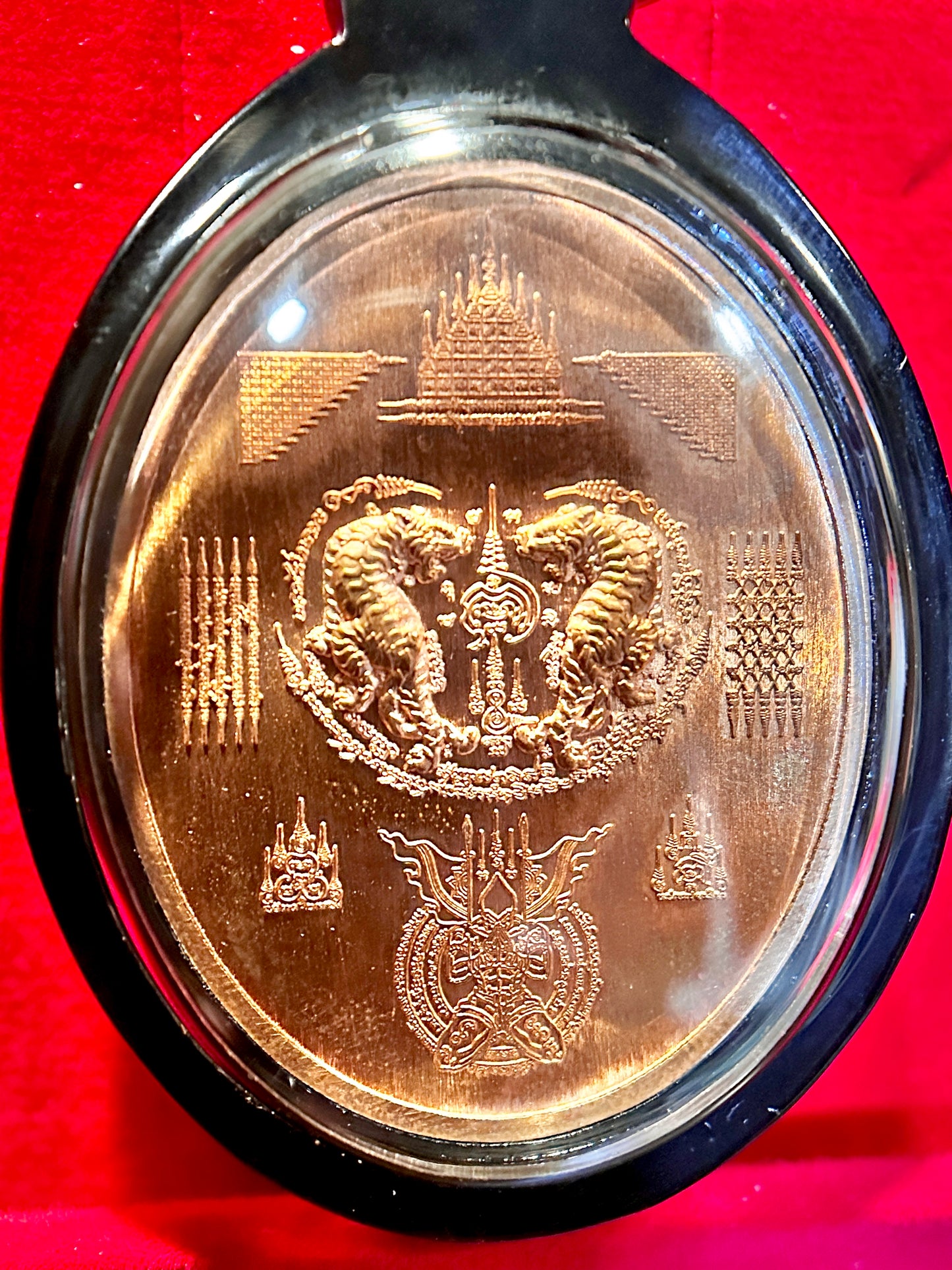 Nai Khanom Tom Signature Amulet (BROZE) – Clear Case Black Edging