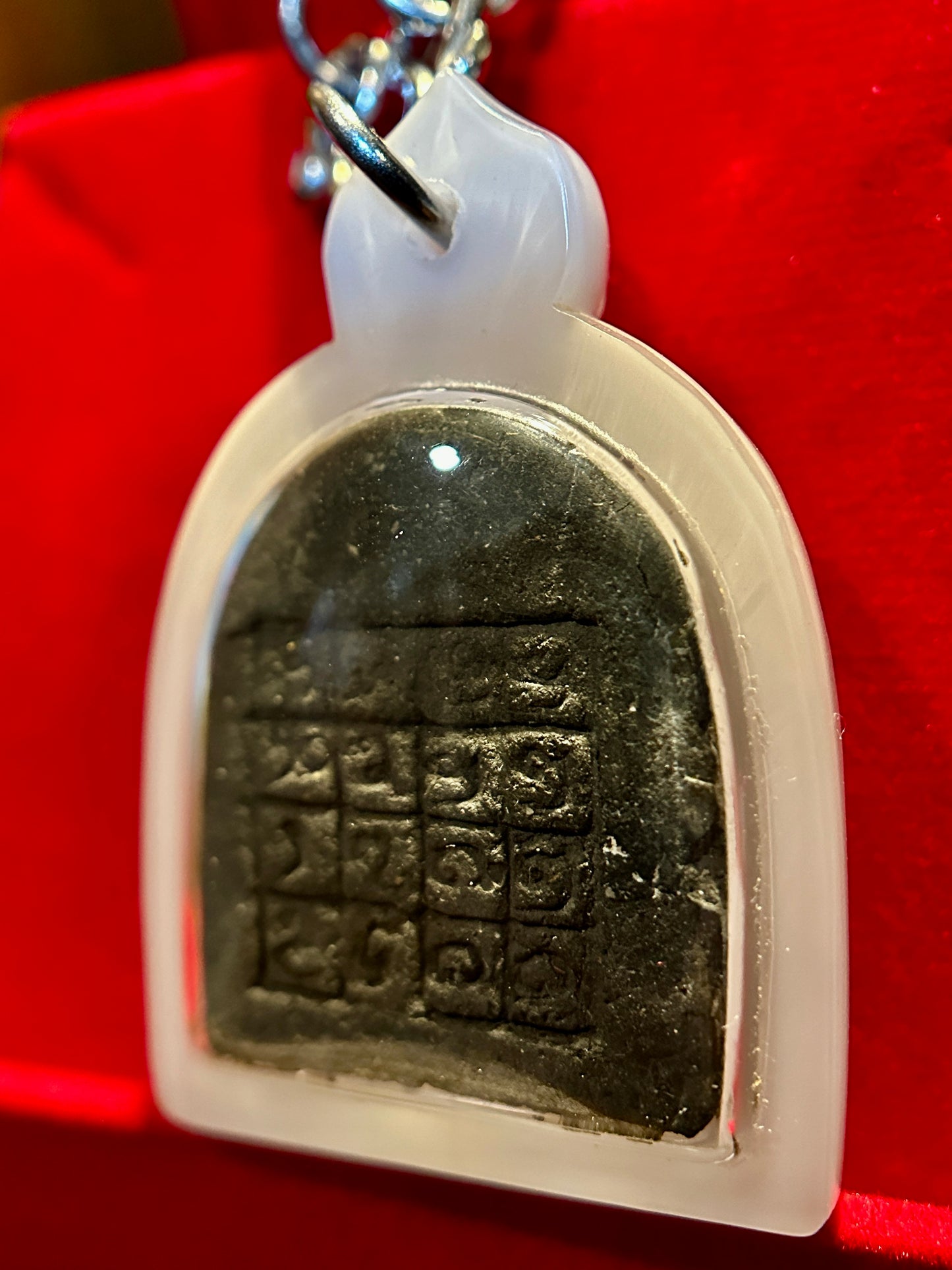 Phaya Khao Kham Aura of Charm Amulet