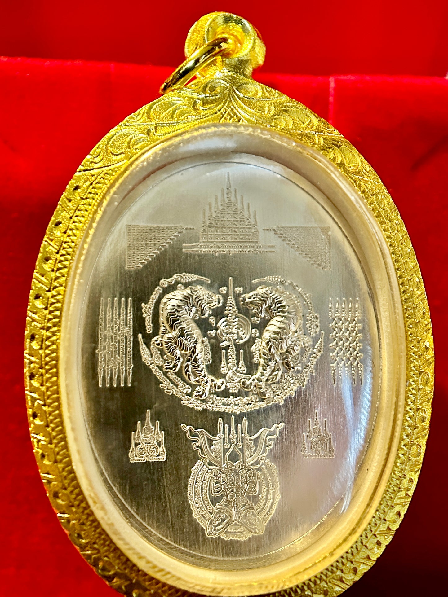 Nai Khanom Tom Signature Amulet (SILVER) – Gold Case