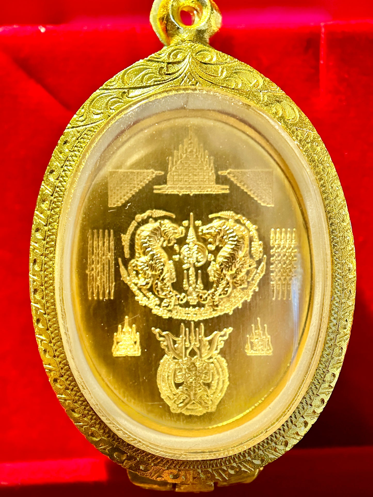 Nai Khanom Tom Signature Amulet (GOLD) – Gold Case