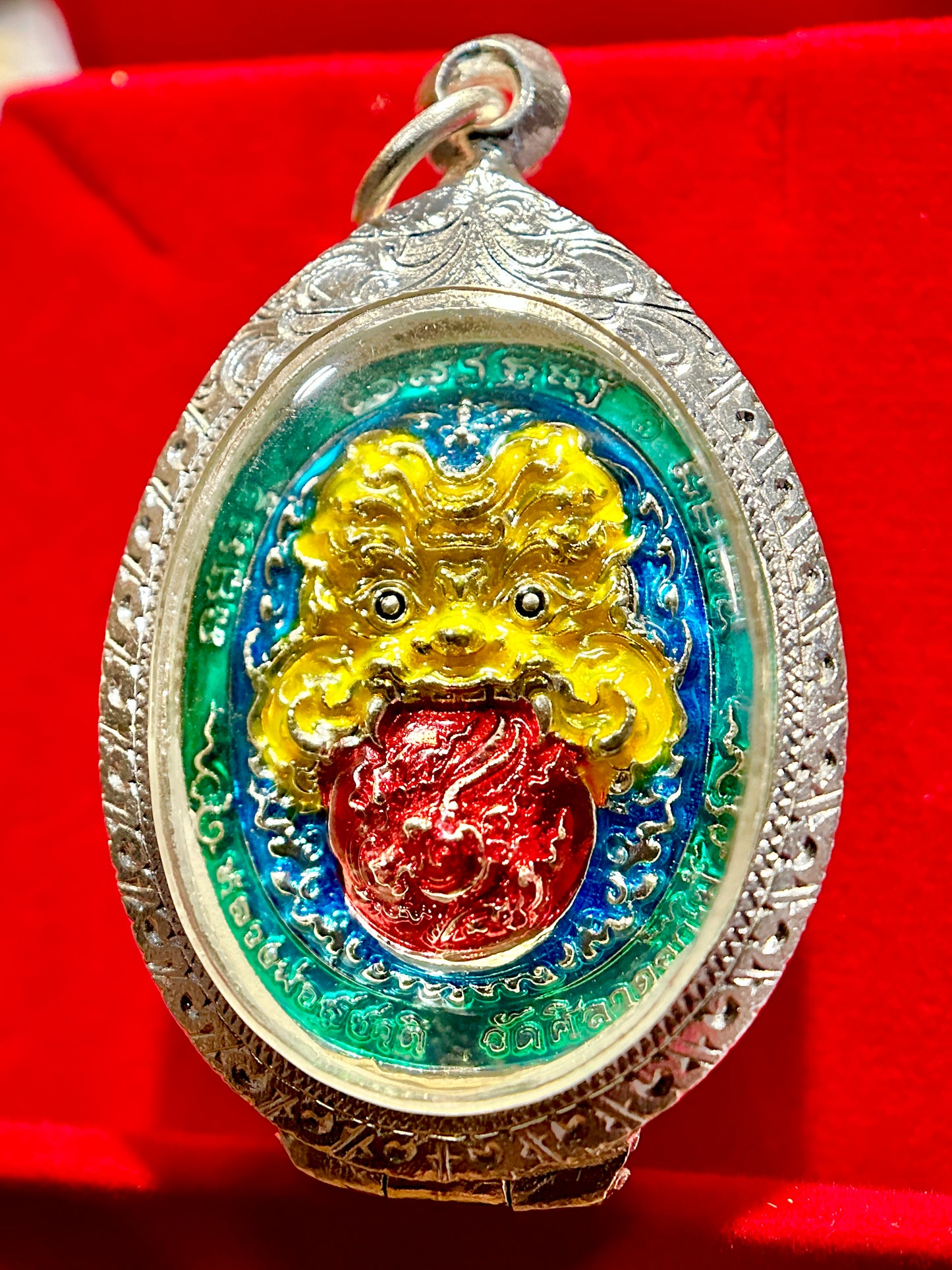 Emerald Steel Tao Wessuwan & Rahu