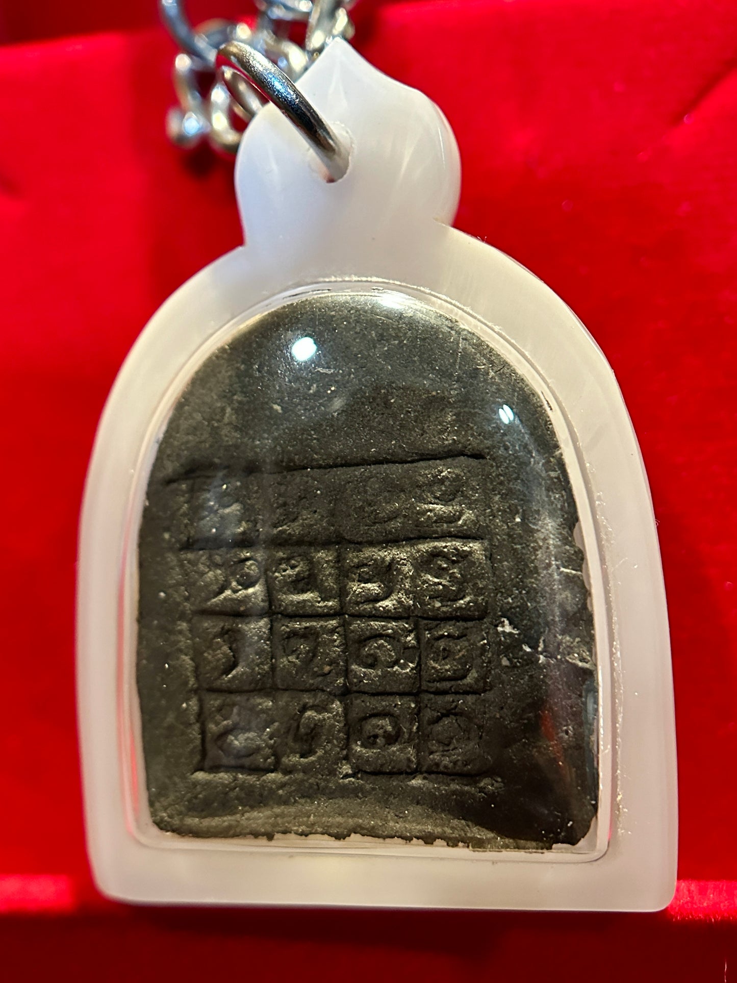 Phaya Khao Kham Aura of Charm Amulet