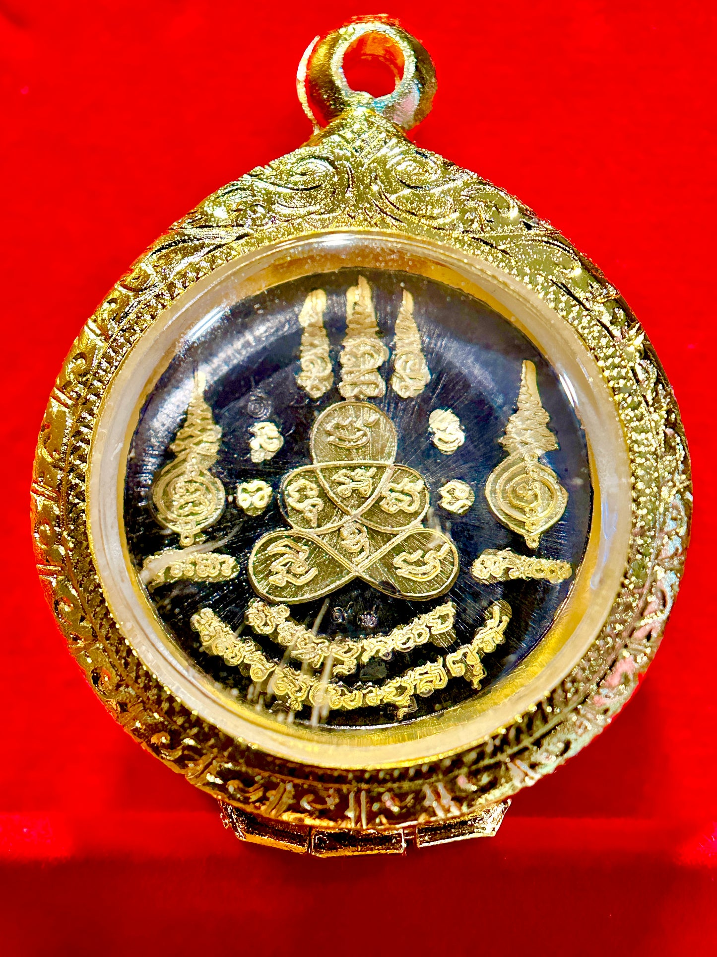 Obsidian Skull of Impermanence (Gold Accents)