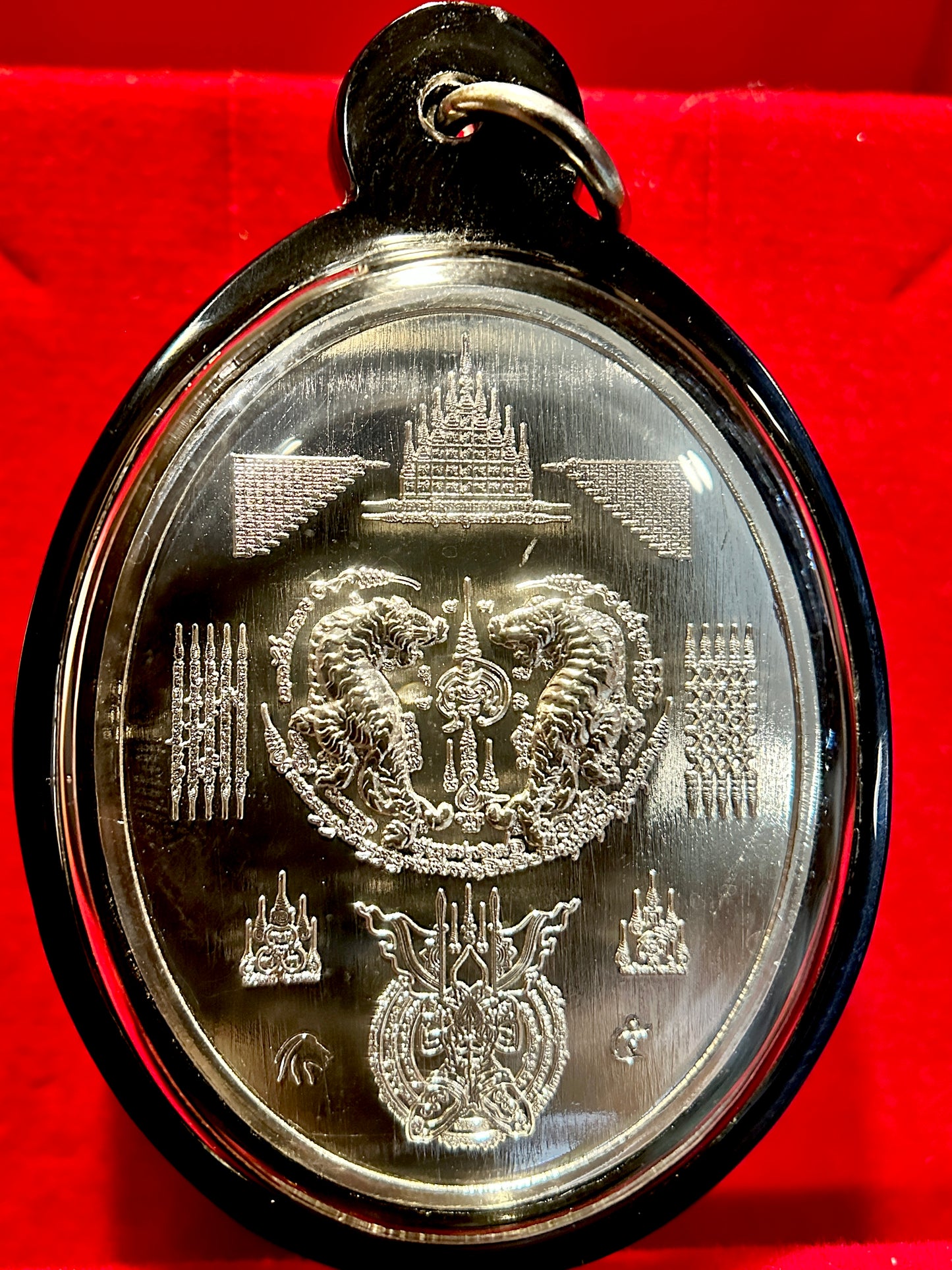 Nai Khanom Tom Signature Amulet (Silver Edition – Black Case)