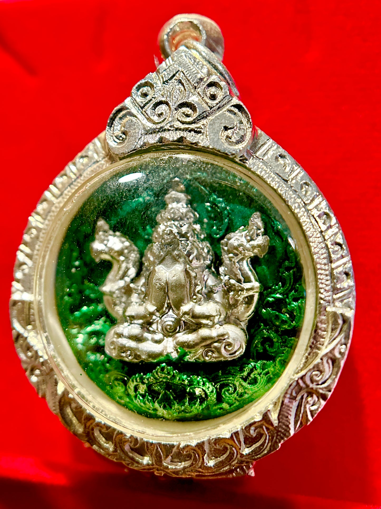 Emerald Glow Phra Pidta & Rahu