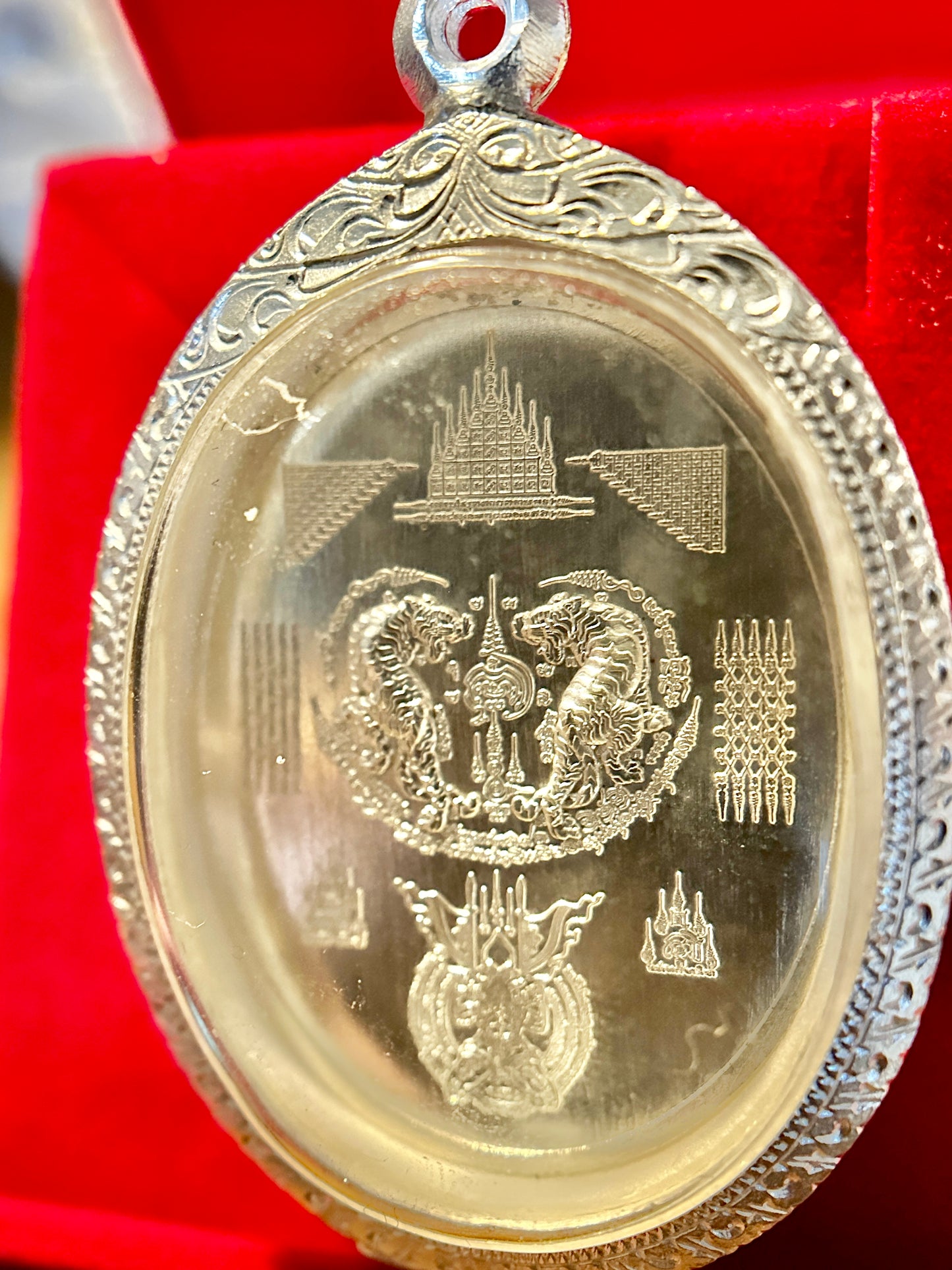 Nai Khanom Tom Signature Amulet (SILVER) – Silver Case