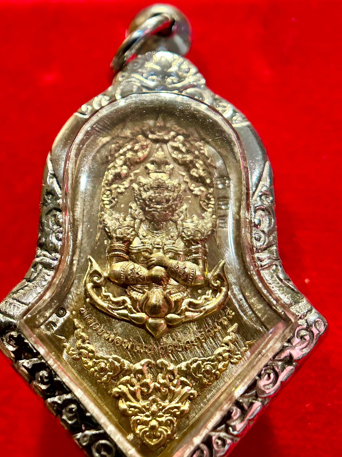 Phra Buddha Chinnaraj & Tao Wessuwan Guardian