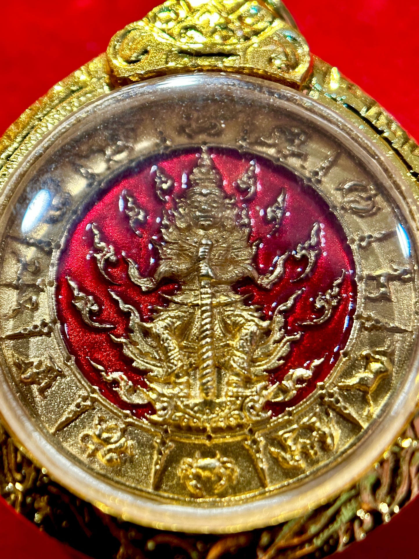 Tao Wessuwan Zodiac Guardian Amulet (Red & Gold)
