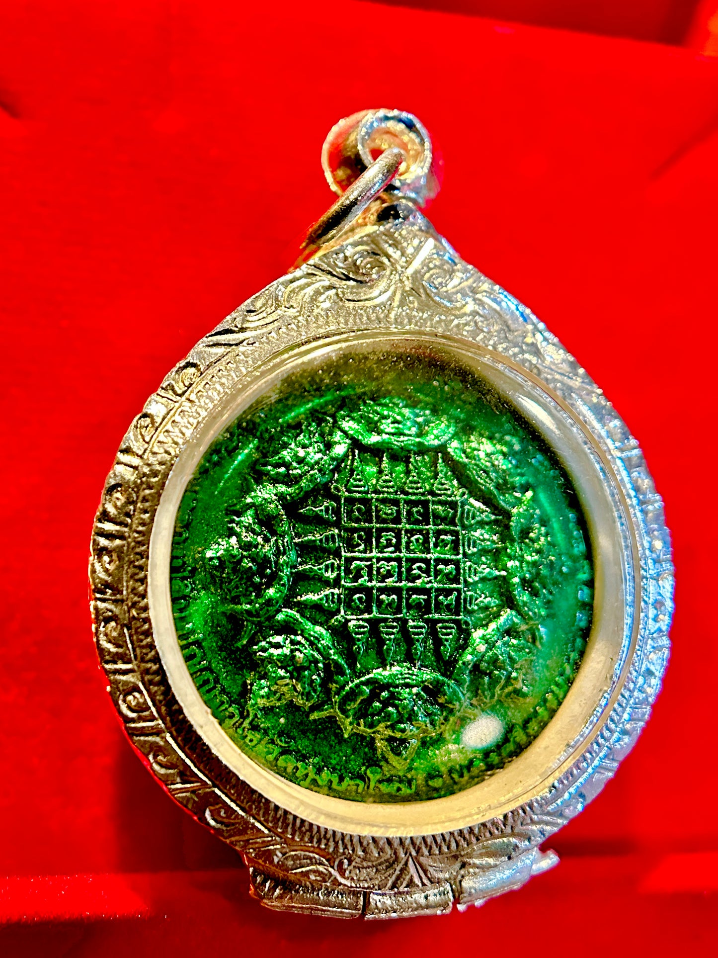 Emerald Glow Phra Pidta & Rahu