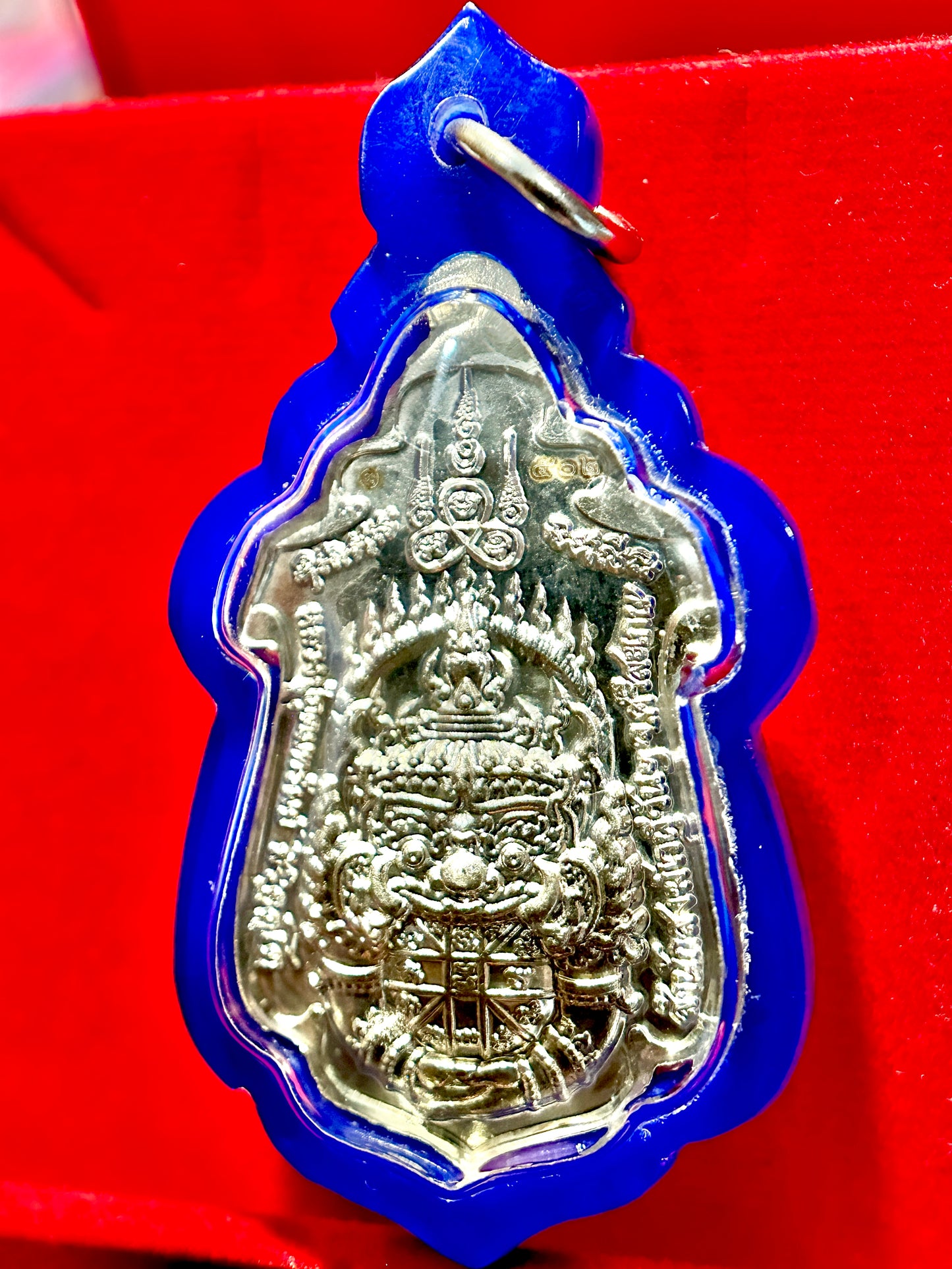 Tao Wessuwan Silver Shield (Blue Trim Edition)