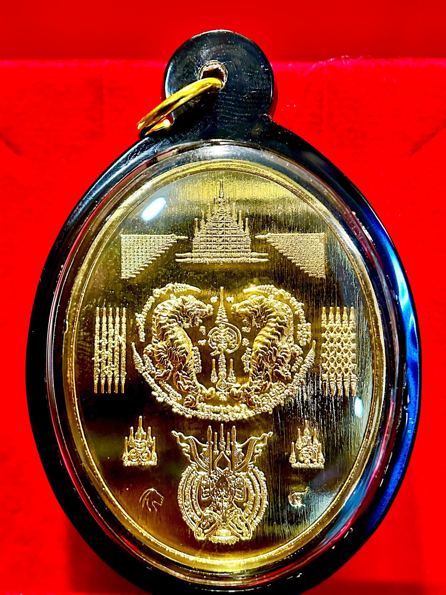 Nai Khanom Tom Signature Amulet (Gold Edition – Black Case)