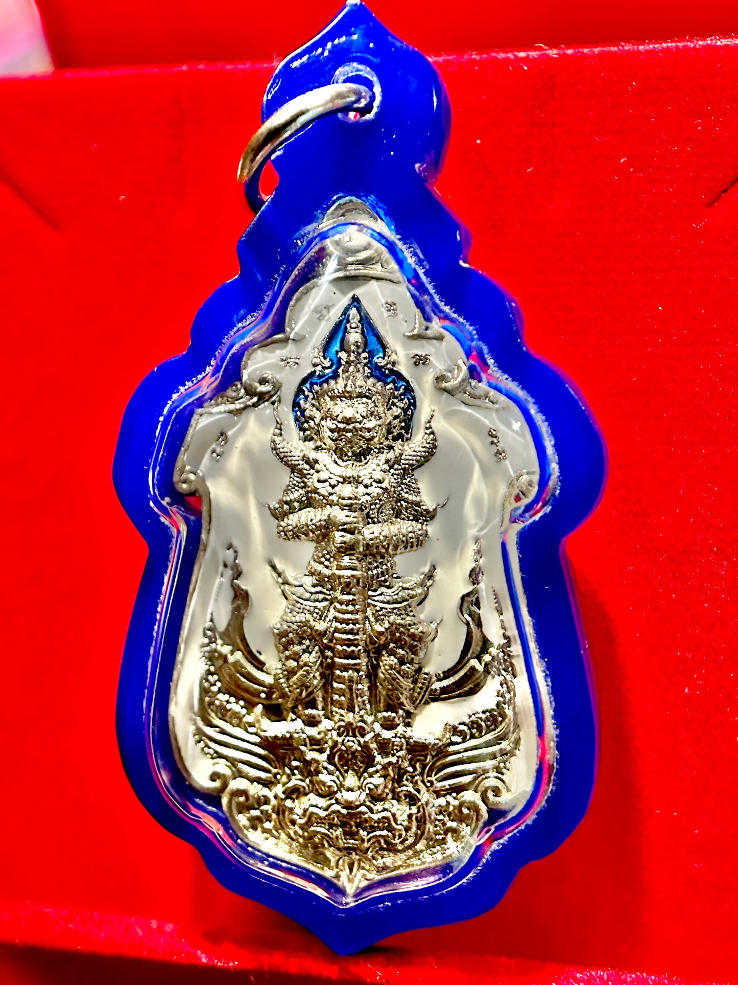 Tao Wessuwan Silver Shield (Blue Trim Edition)