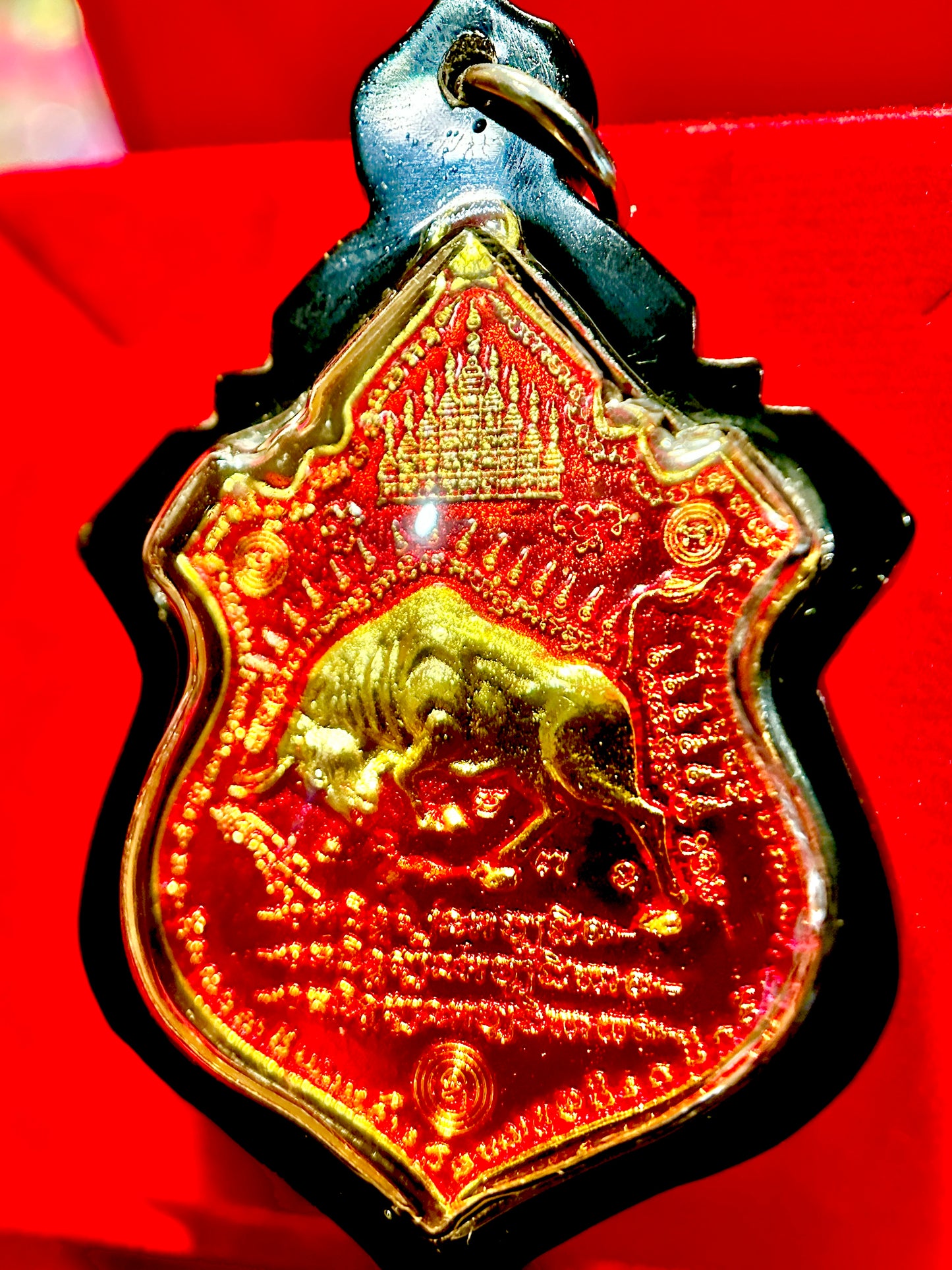 Golden Bull (Red/Black Case)