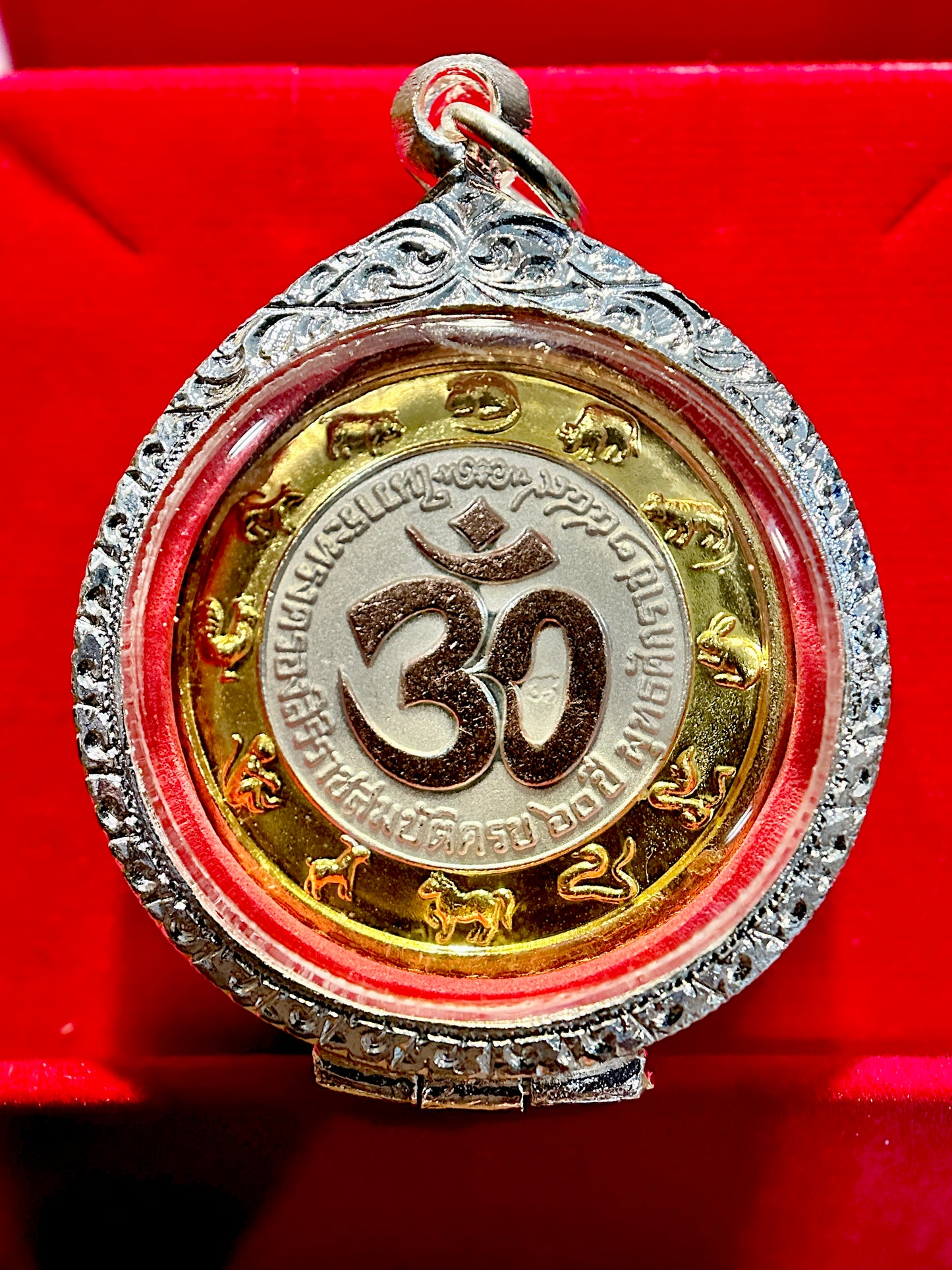Ganesha Om Prosperity (Silver & Gold)