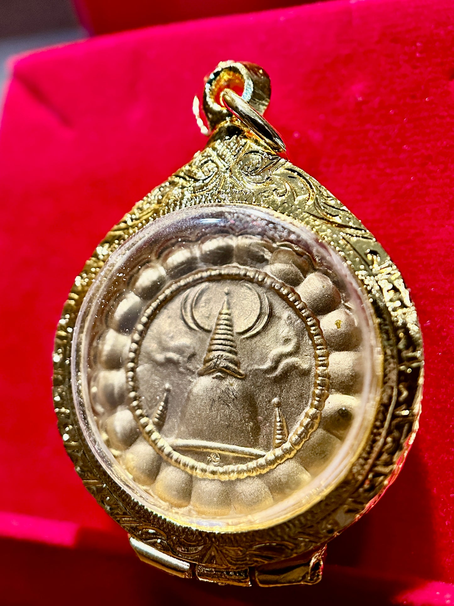 Naga-Protected Bodhisattva (Multicolor/Gold)