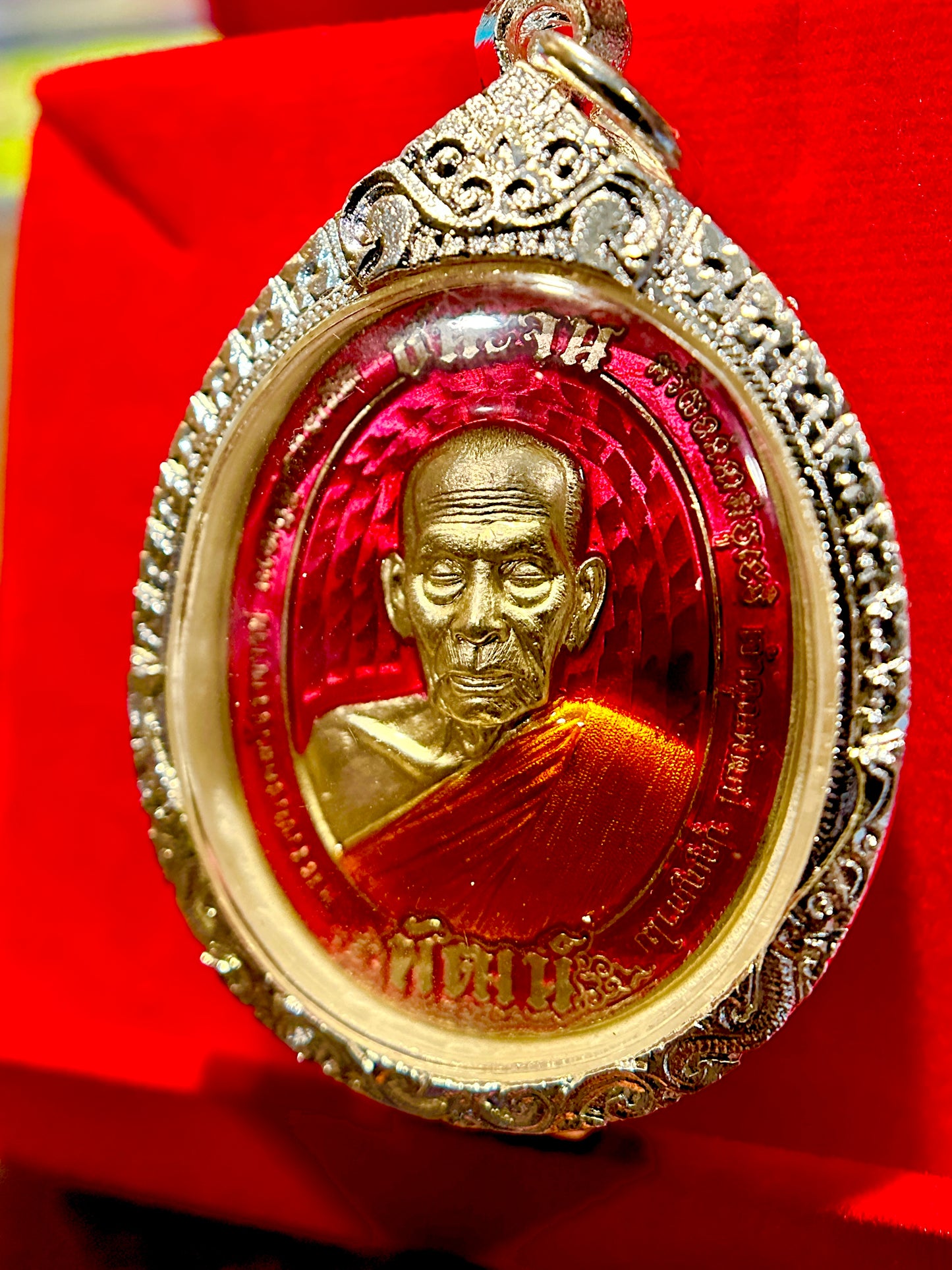 Tao Wessuwan & Luang Phor Phat (Pink Radiance)