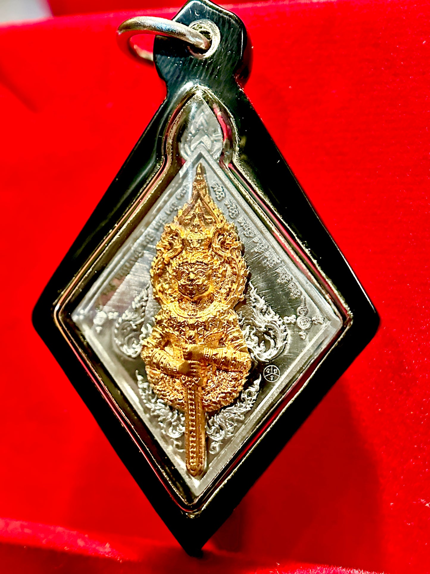 Diamond-Frame Tao Wessuwan Guardian (Gold & Silver)