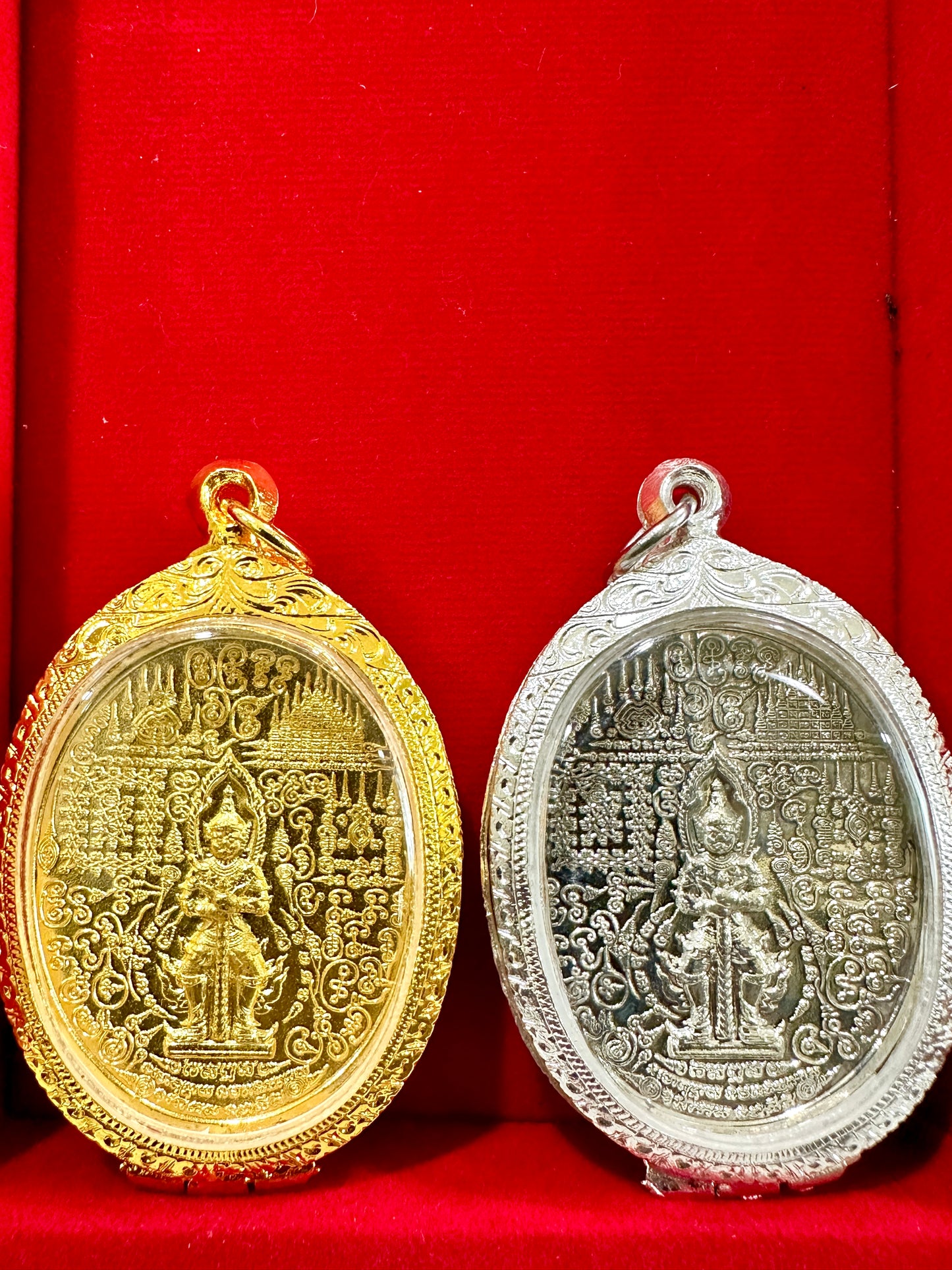 Garuda & Tao Wessuwan (Sacred Pair) Red/Gold & Blue/Silver
