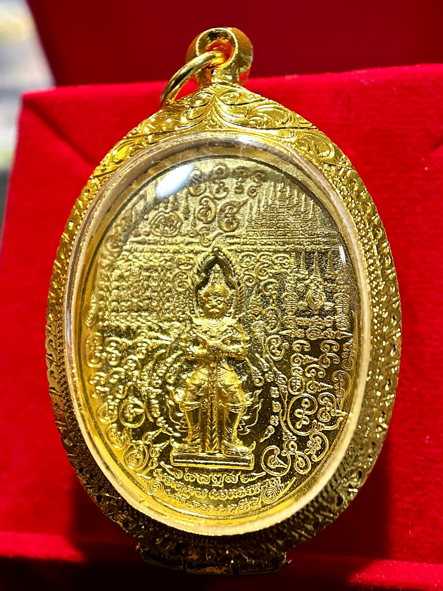 Garuda & Tao Wessuwan (Red/Gold) - Gold Case