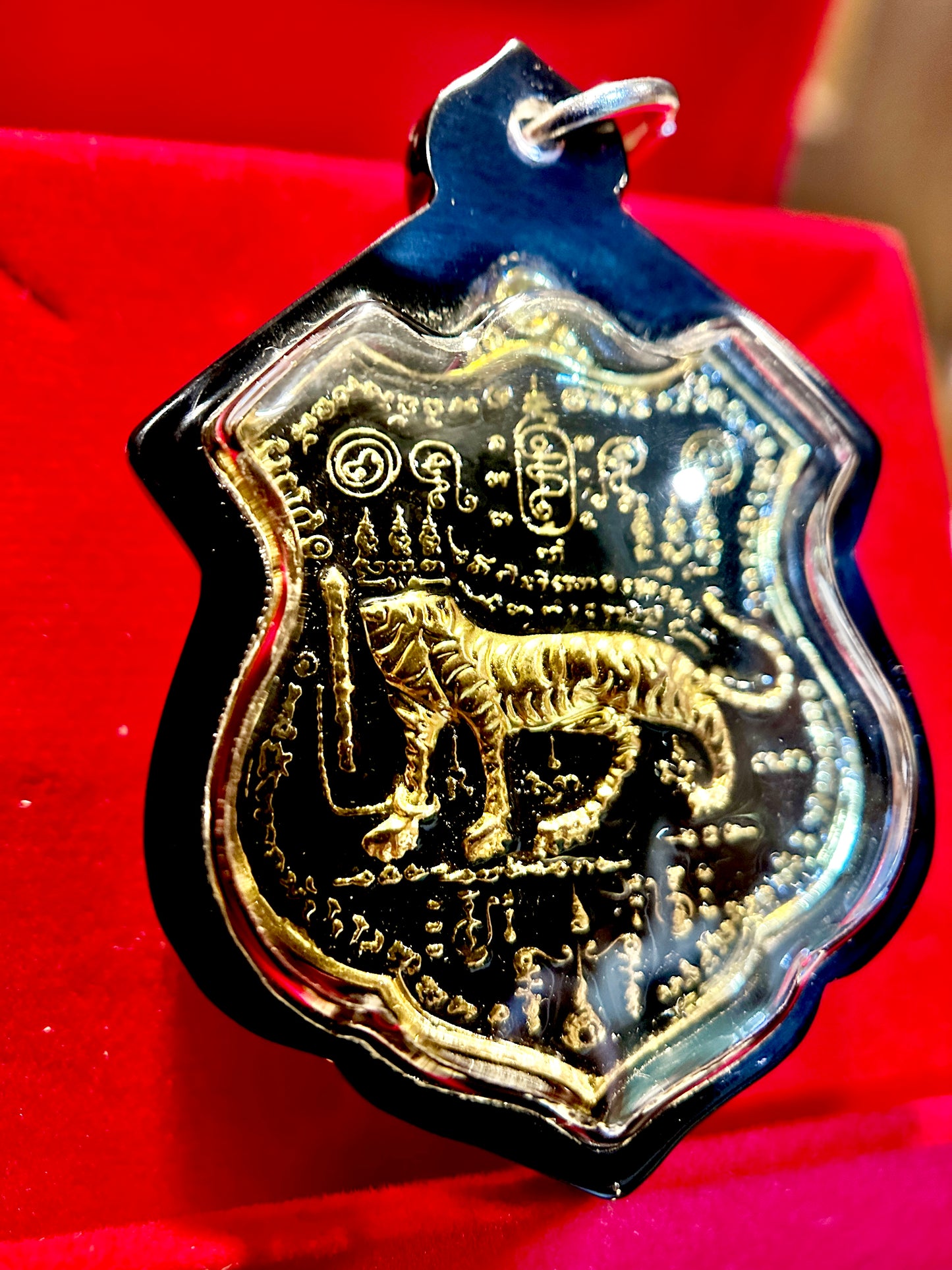 Suea Hua Khad (Black/Gold)