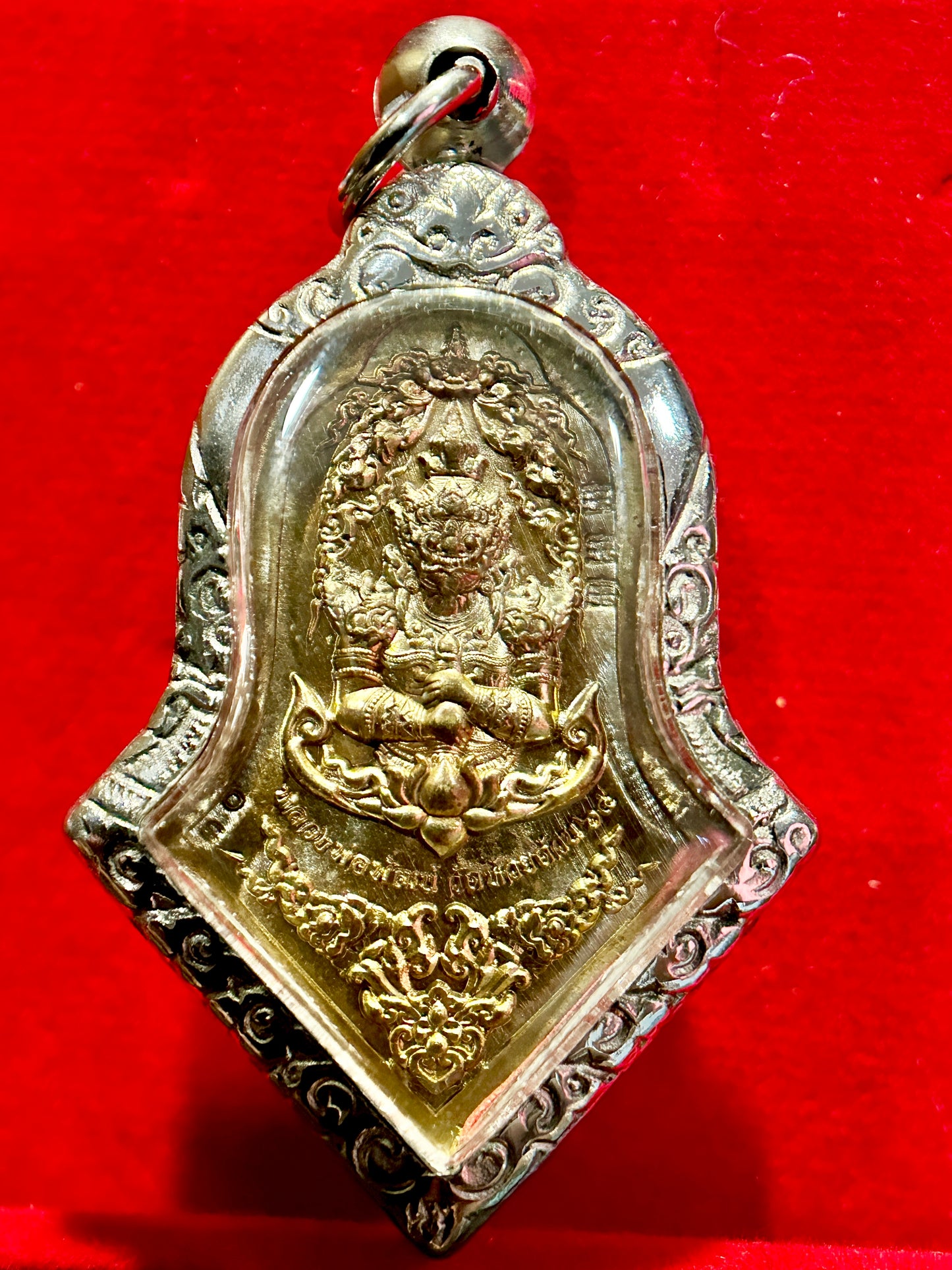 Phra Buddha Chinnaraj & Tao Wessuwan Guardian