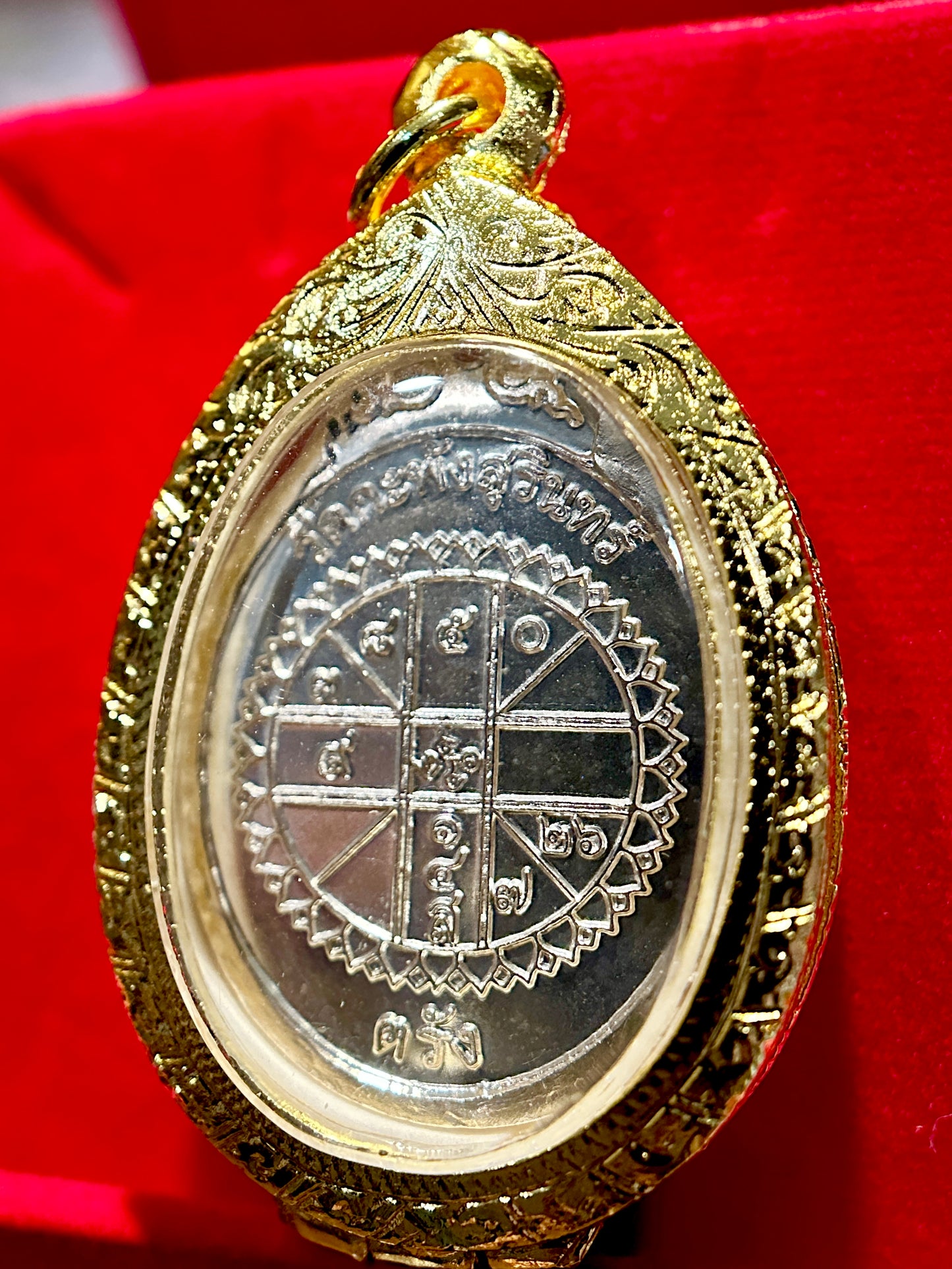 Phra Buddha Enlightenment Amulet