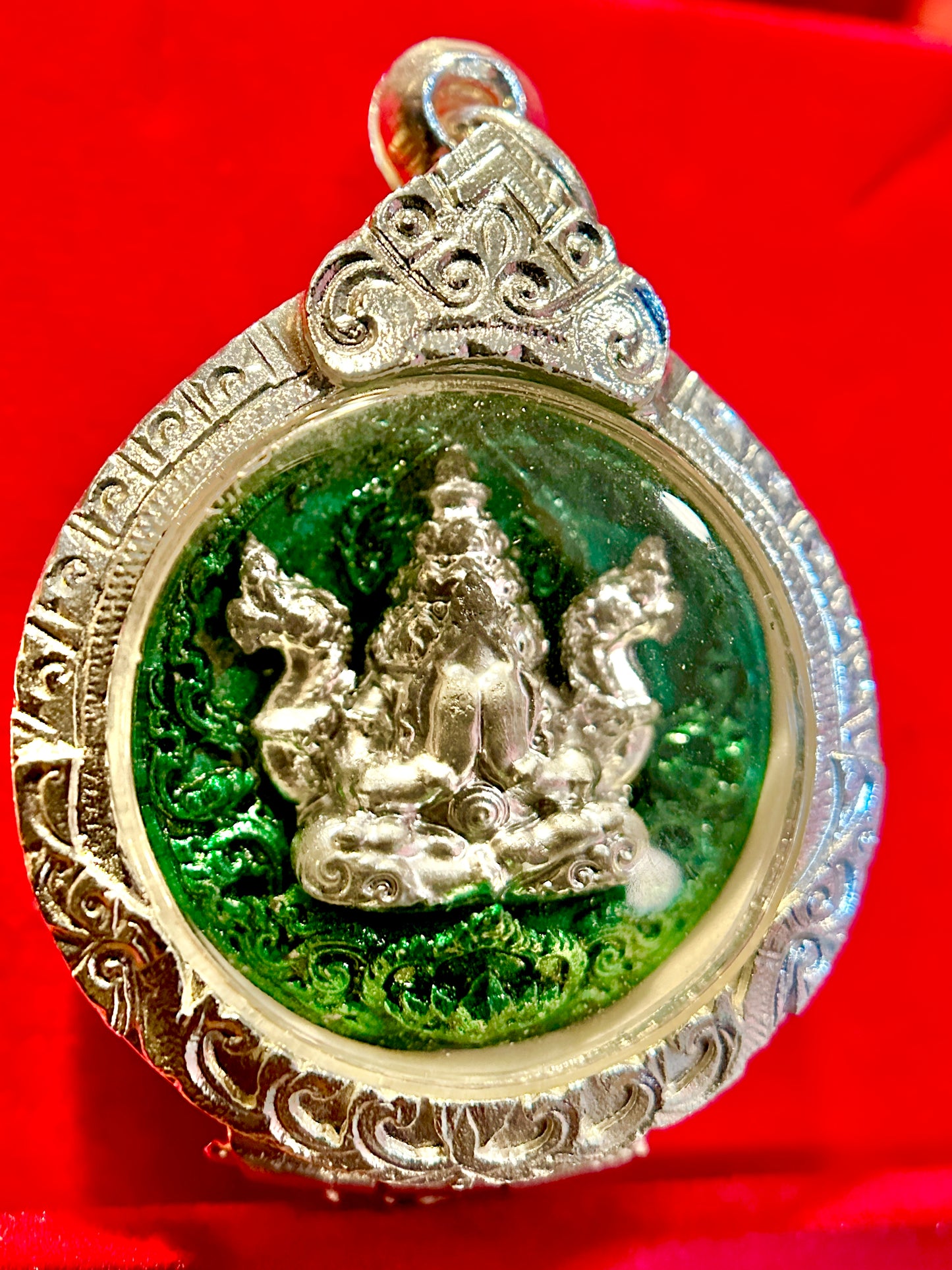 Emerald Glow Phra Pidta & Rahu