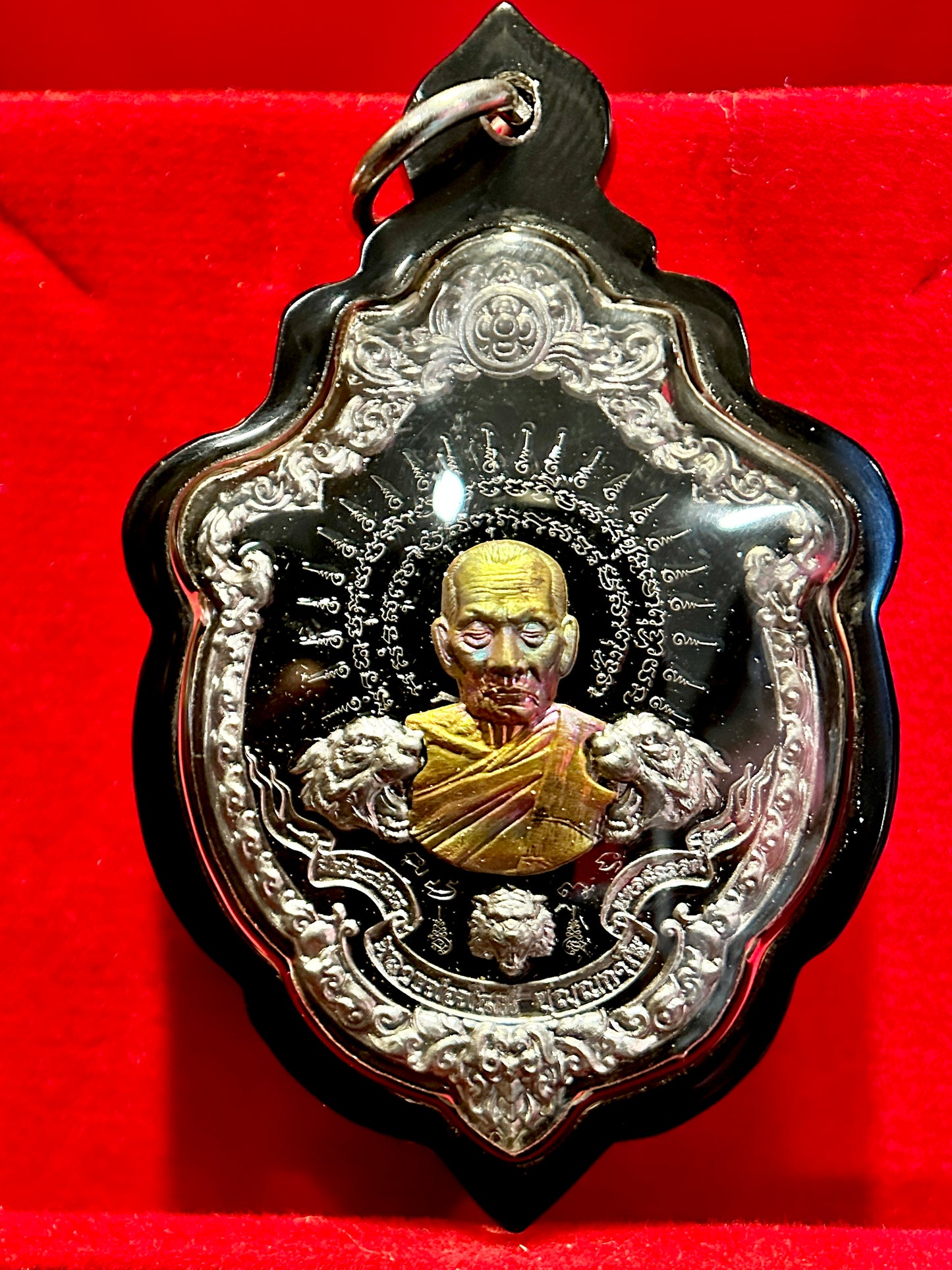 Luang Phor Phat Tiger Sovereign (Black & Silver)