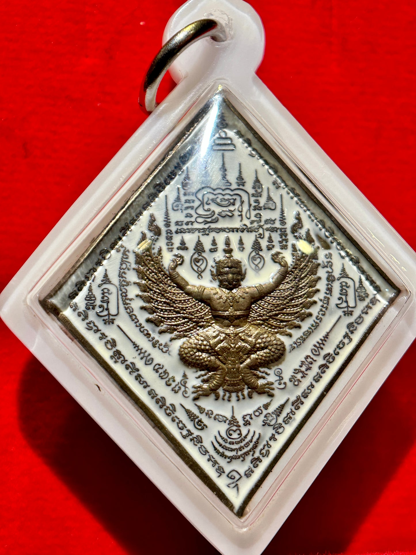 Garuda Sky Guardian & Singha Paed Tidt (White)