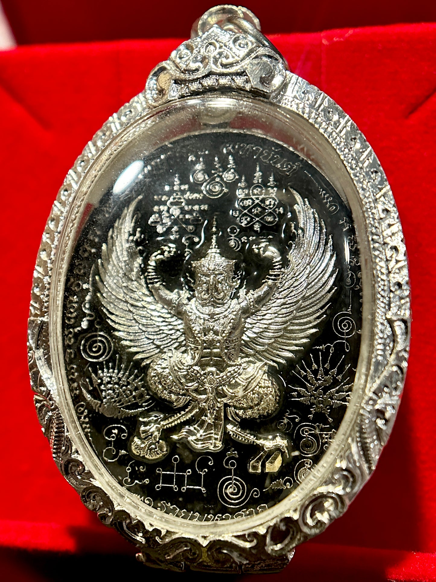 Garuda & Tao Wessuwan (Black/Silver) - Silver Case