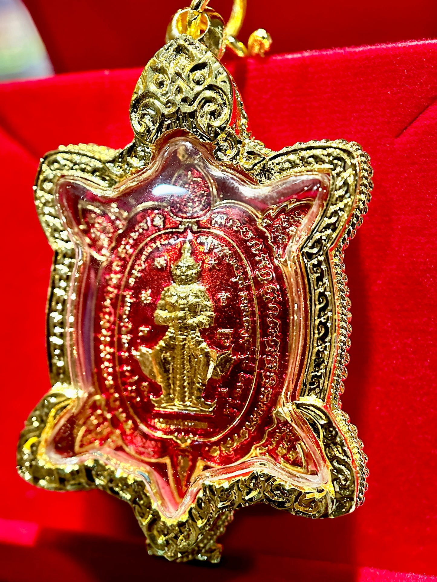 Turtle-Shaped Tao Wessuwan (Red/Gold)
